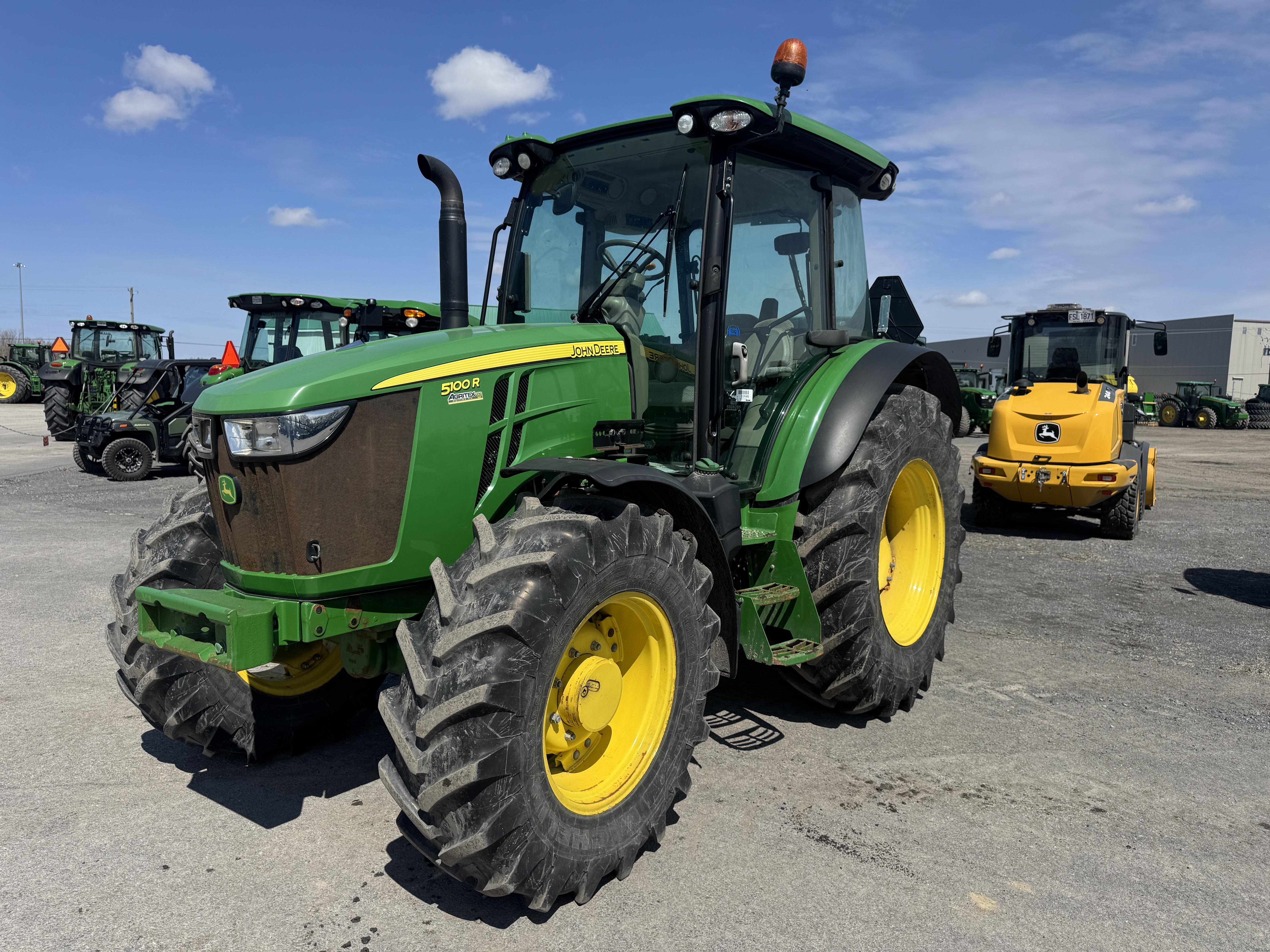 John Deere 5100R