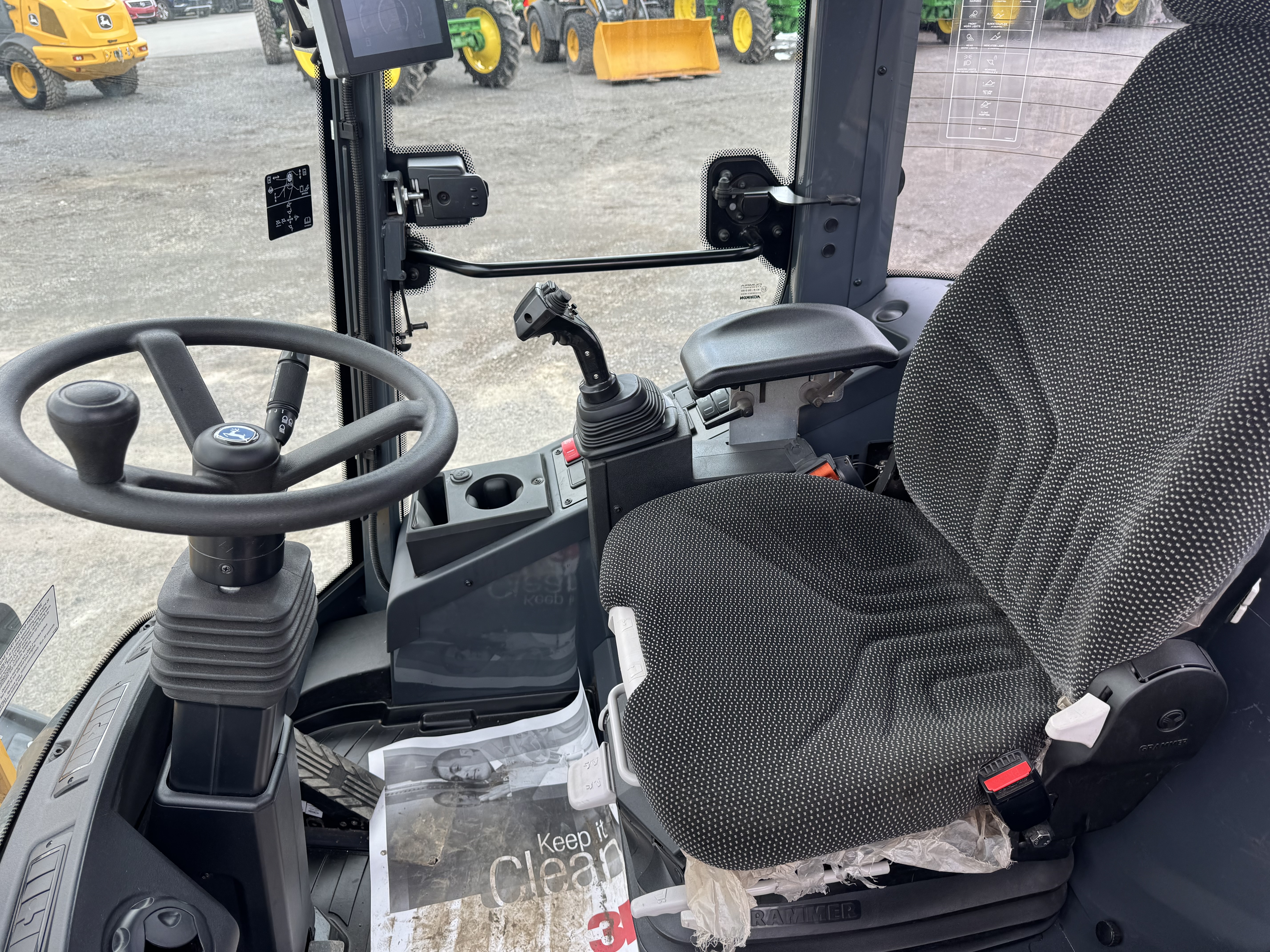 John Deere 244P