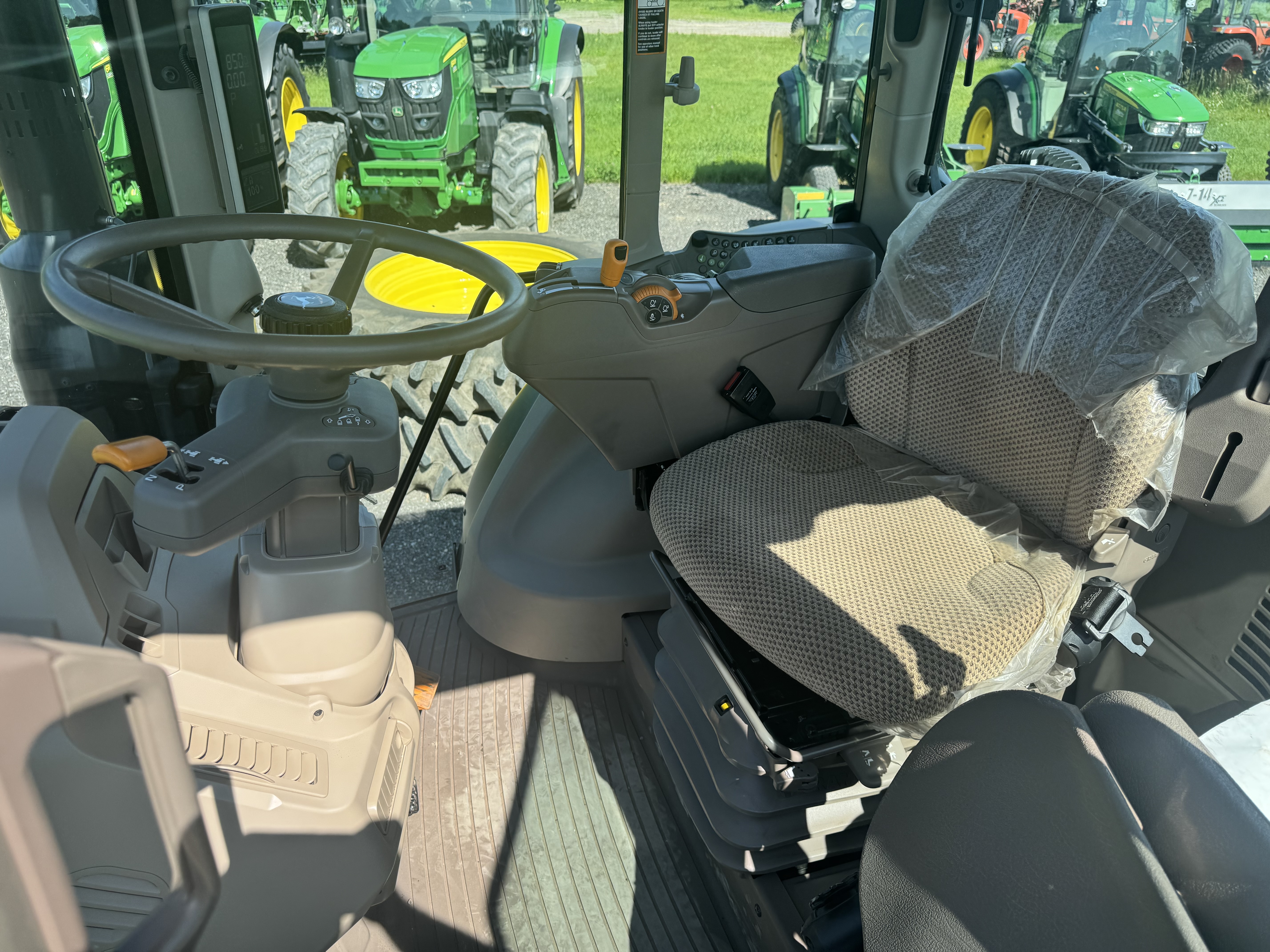 John Deere 6110M