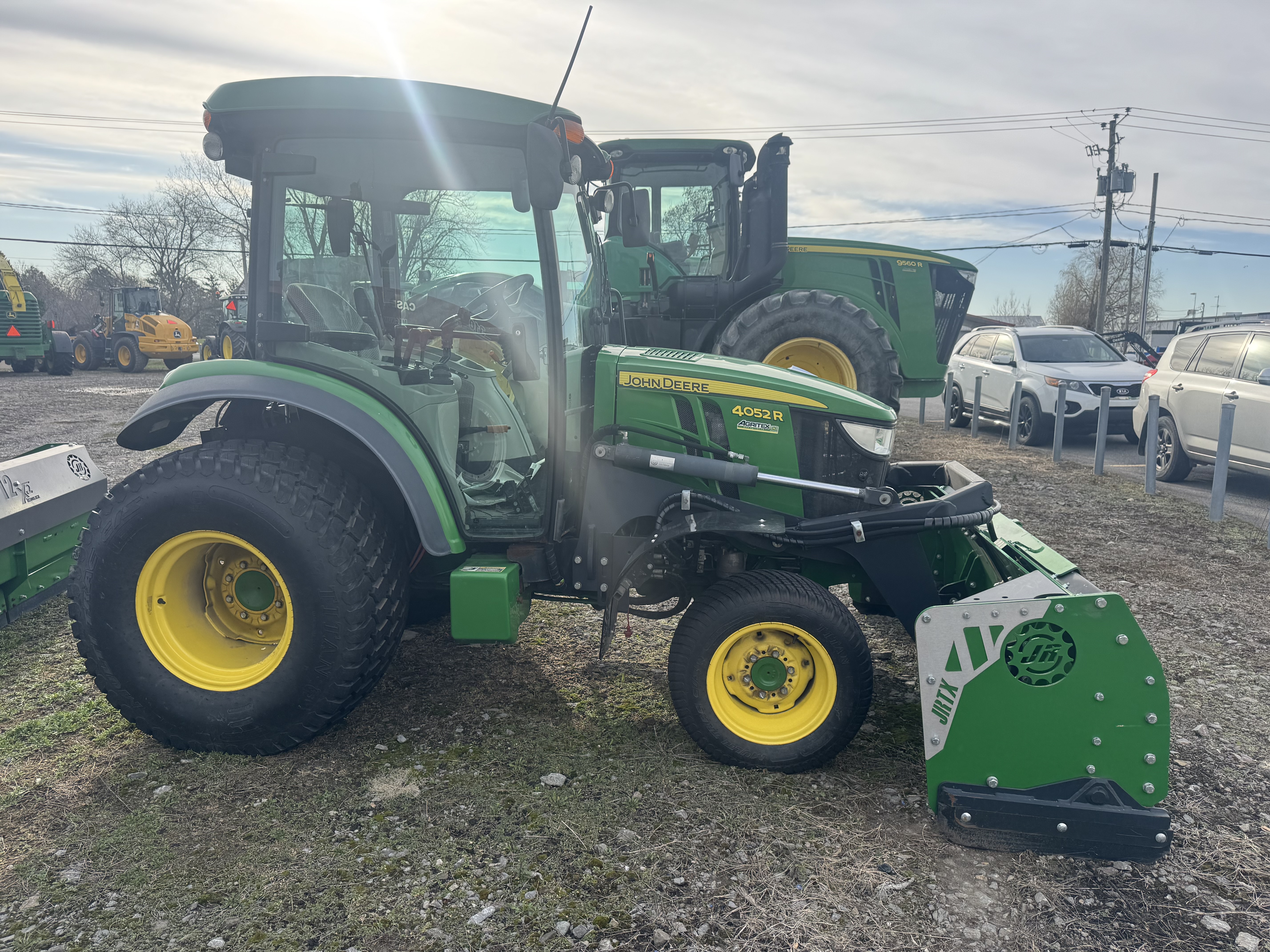 John Deere 4052R GRATTE TURF    