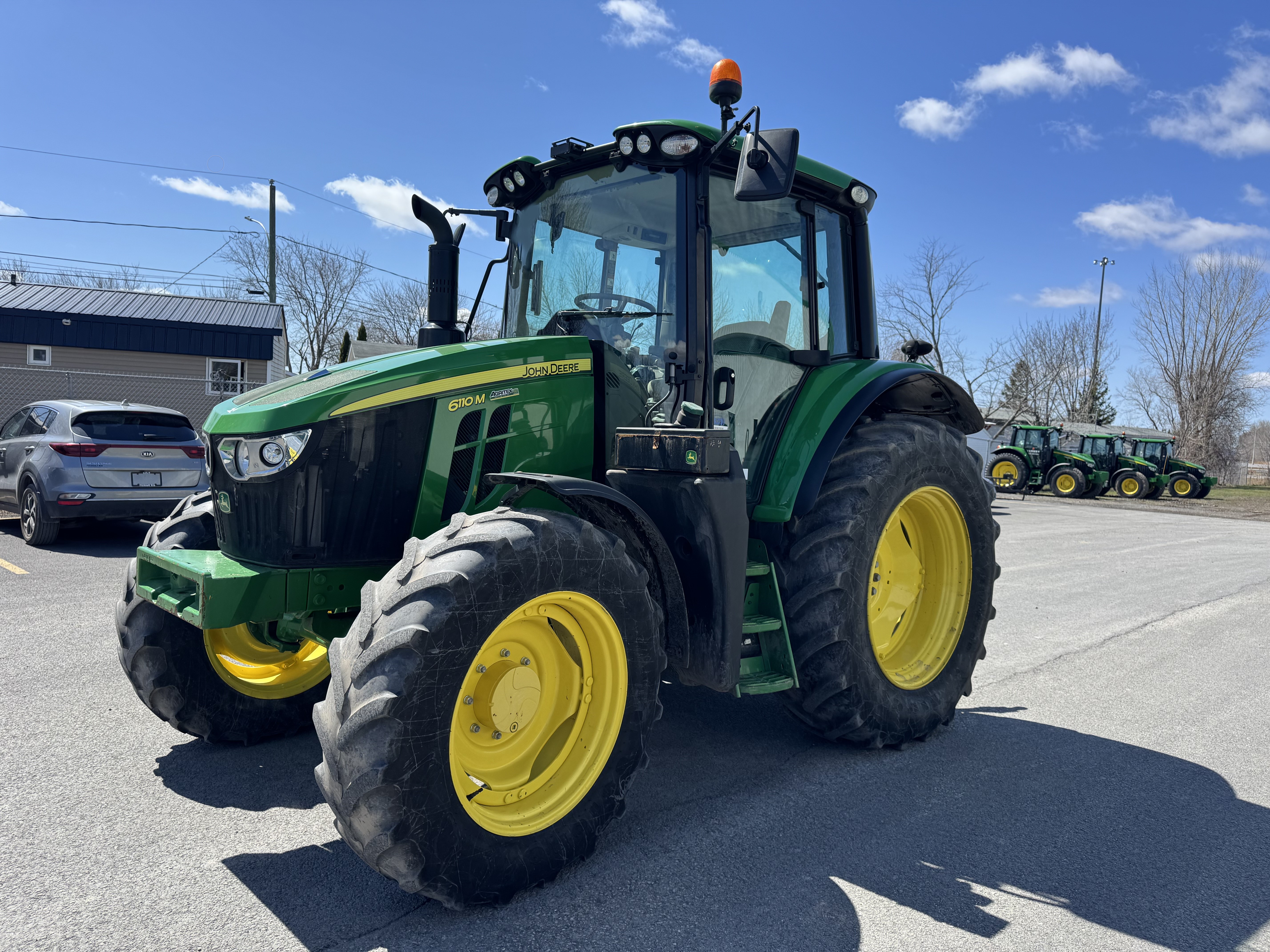 John Deere 6110M
