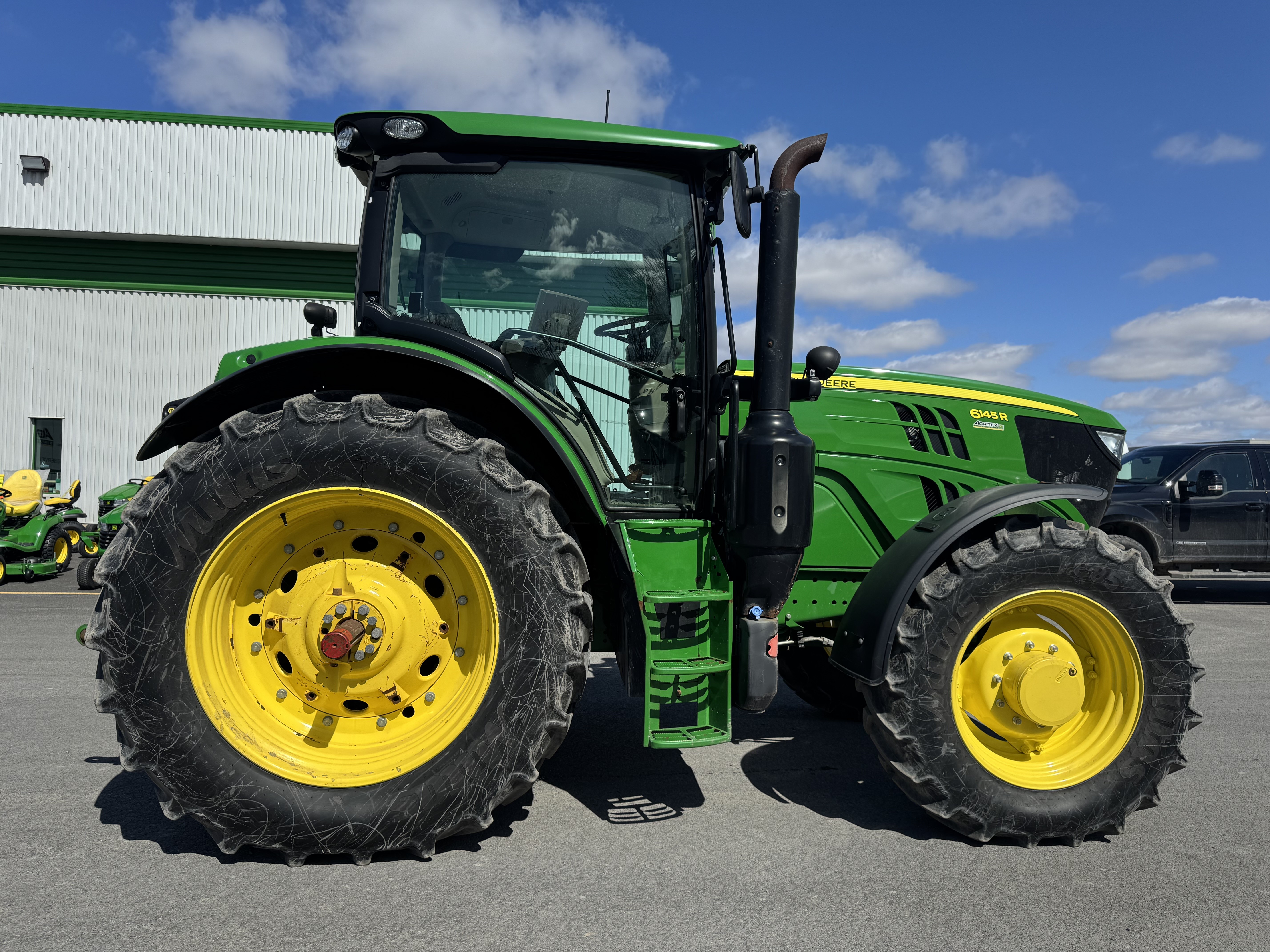 John Deere 6145R 