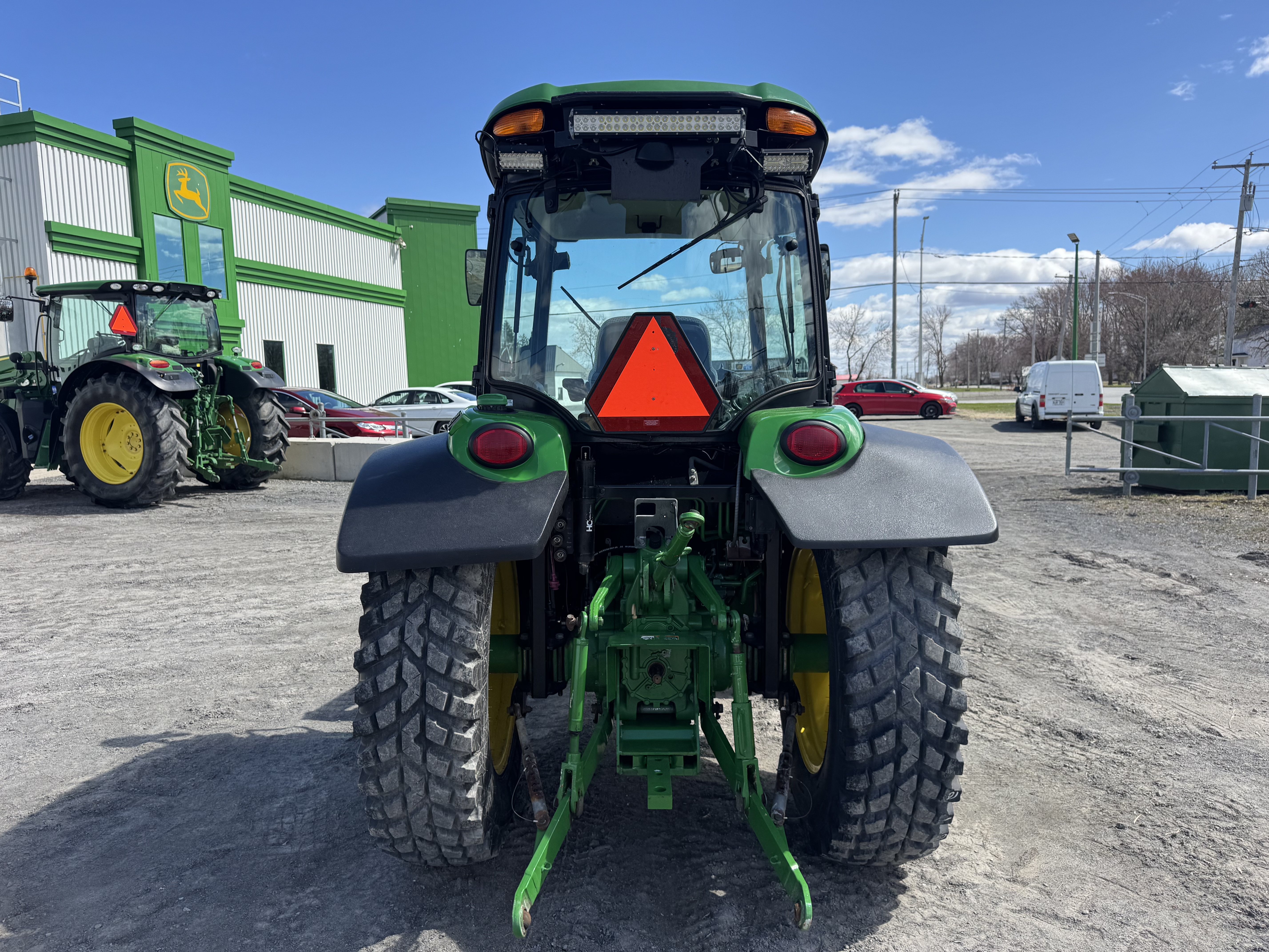John Deere 4066R NOKIAN LOADER