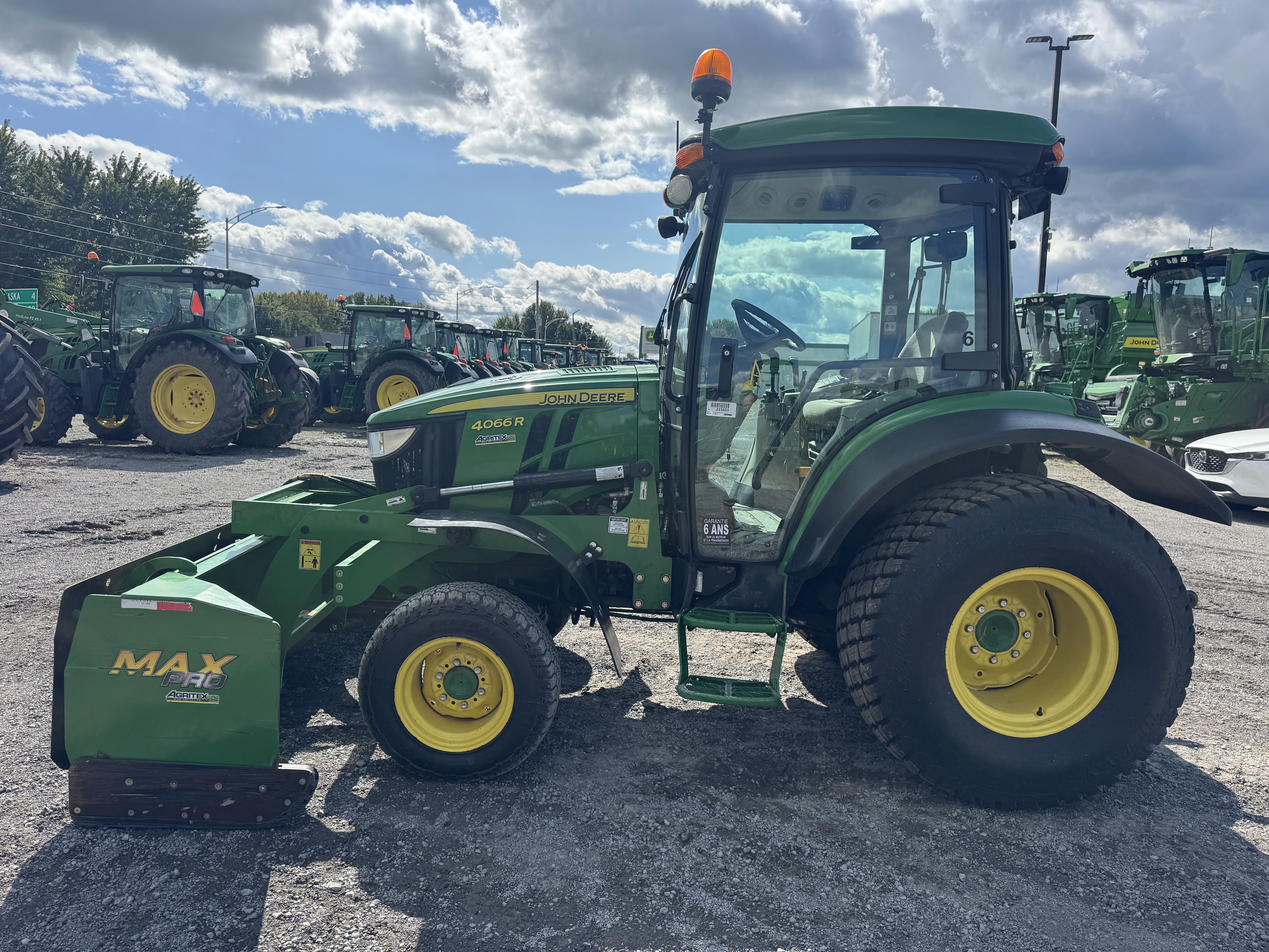 John Deere 4066R GRATTE TURF    