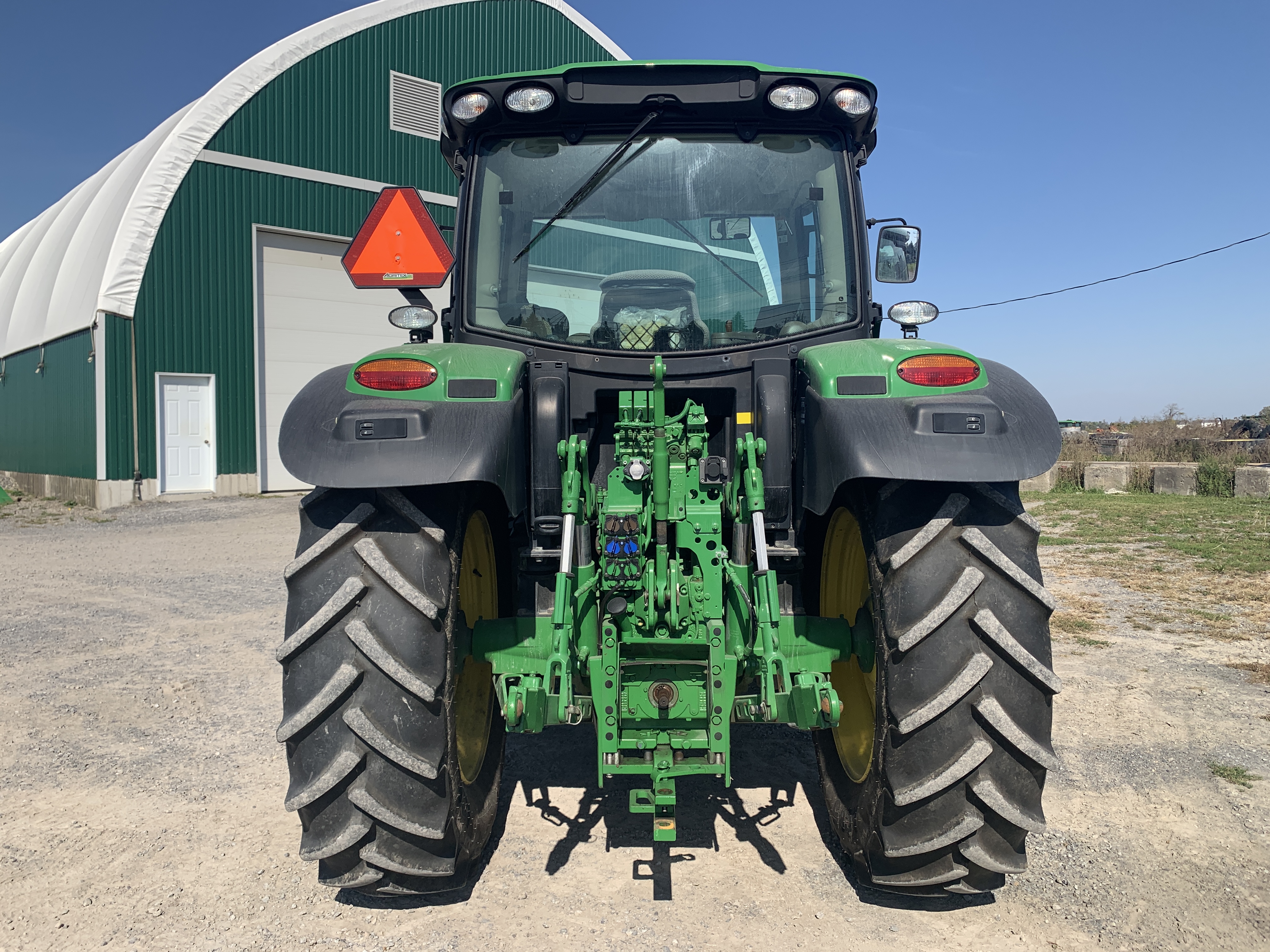John Deere 6110R 