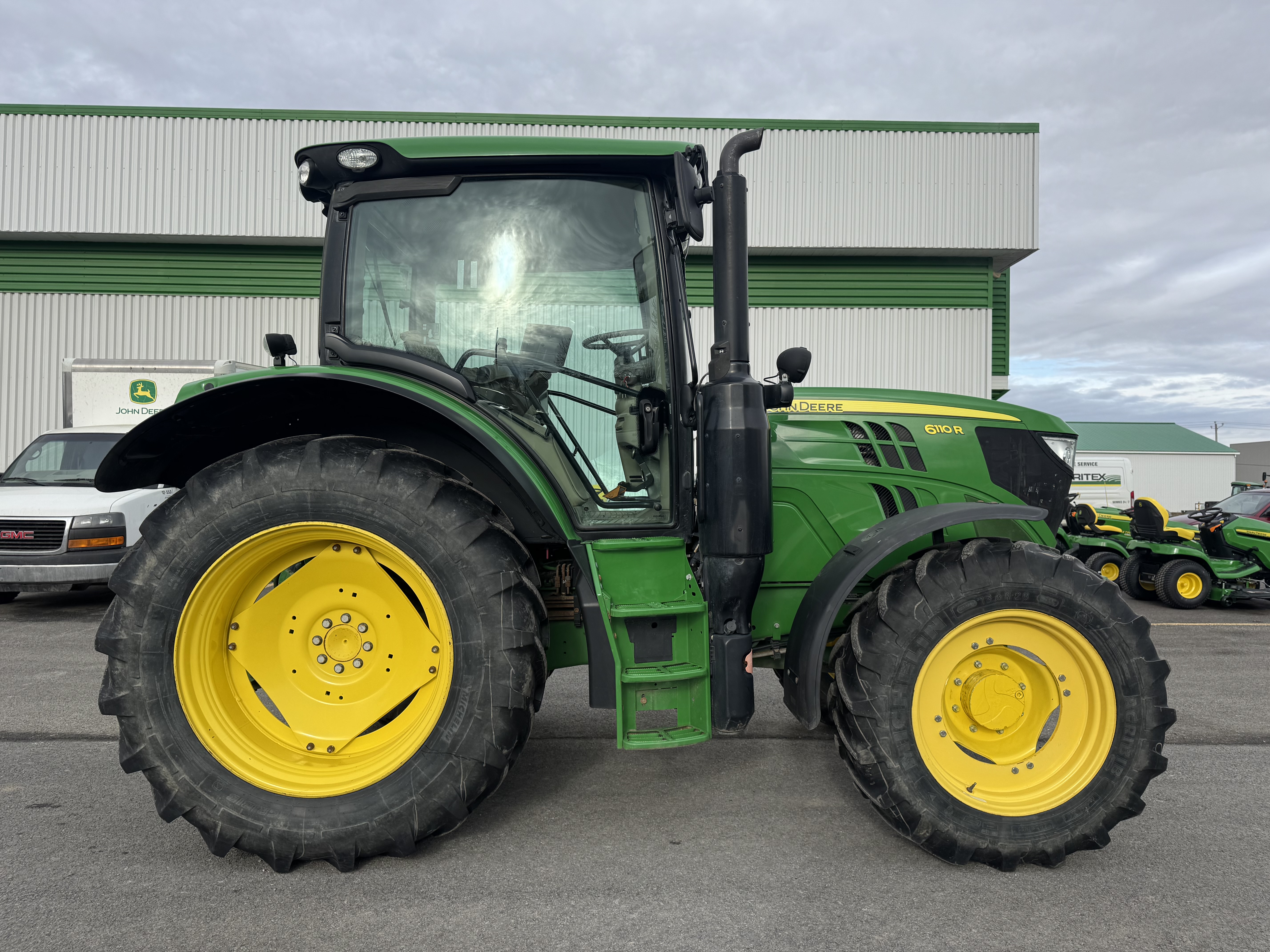 John Deere 6110R
