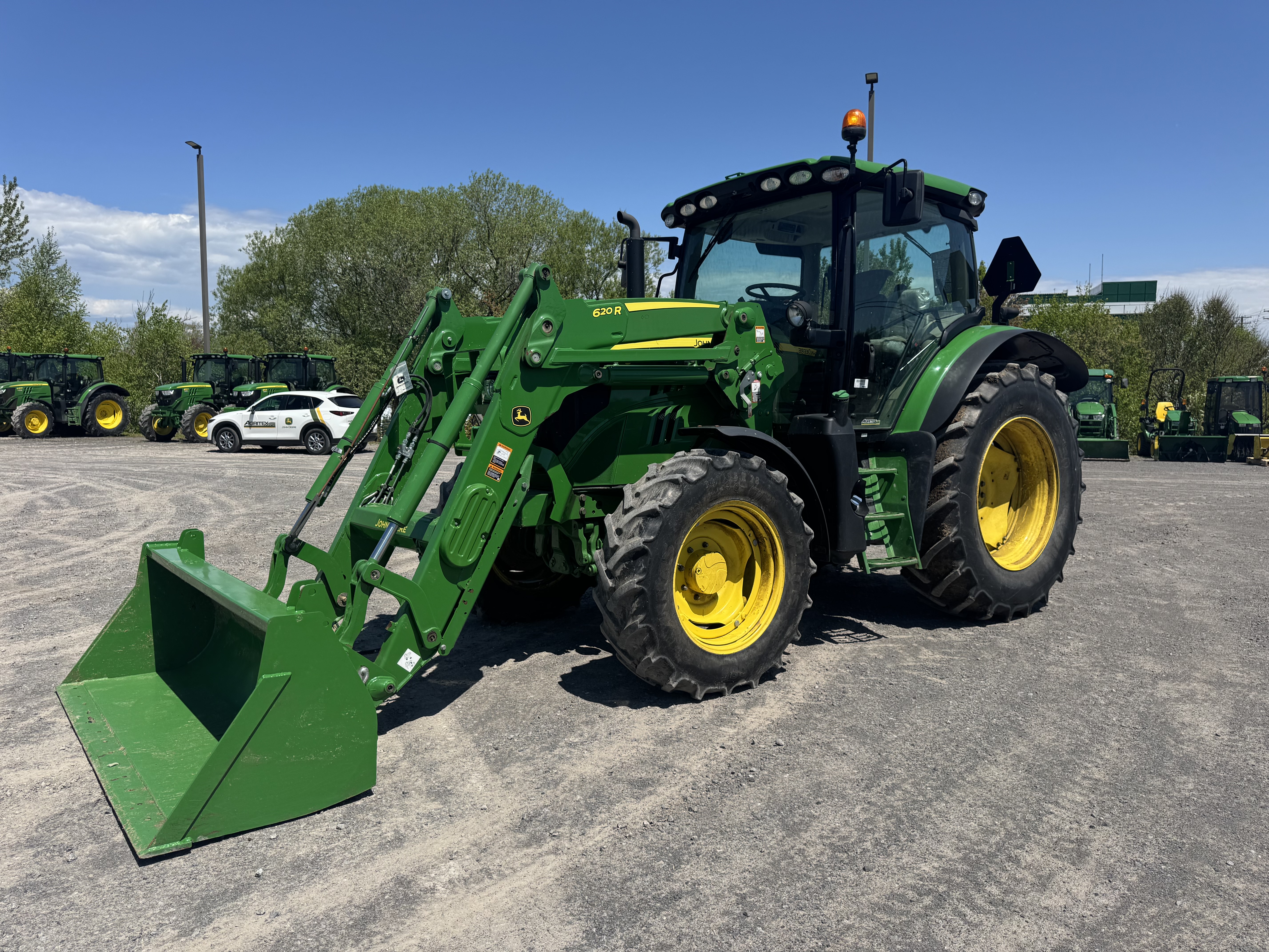 John Deere 6110R  