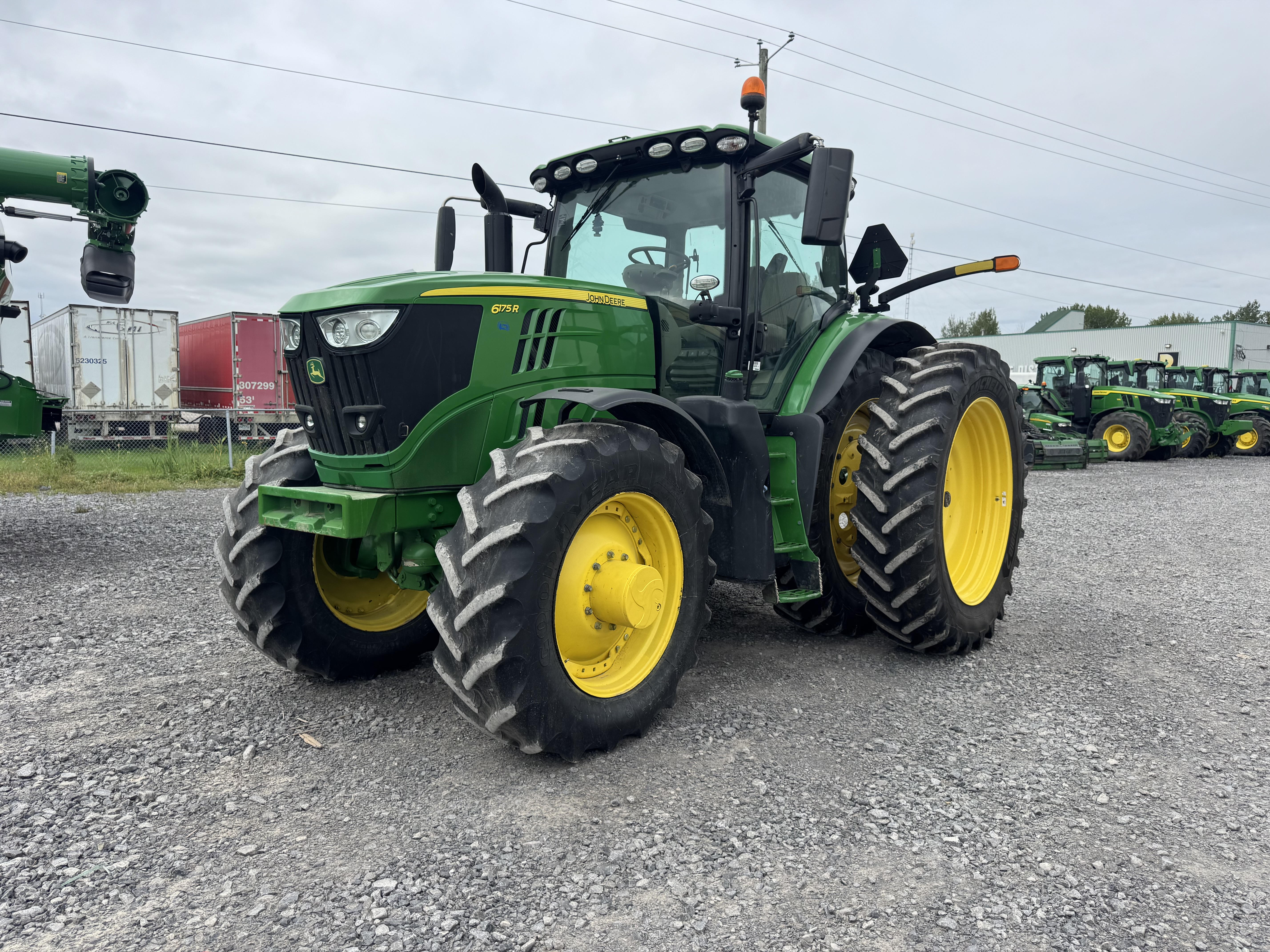John Deere 6175R  