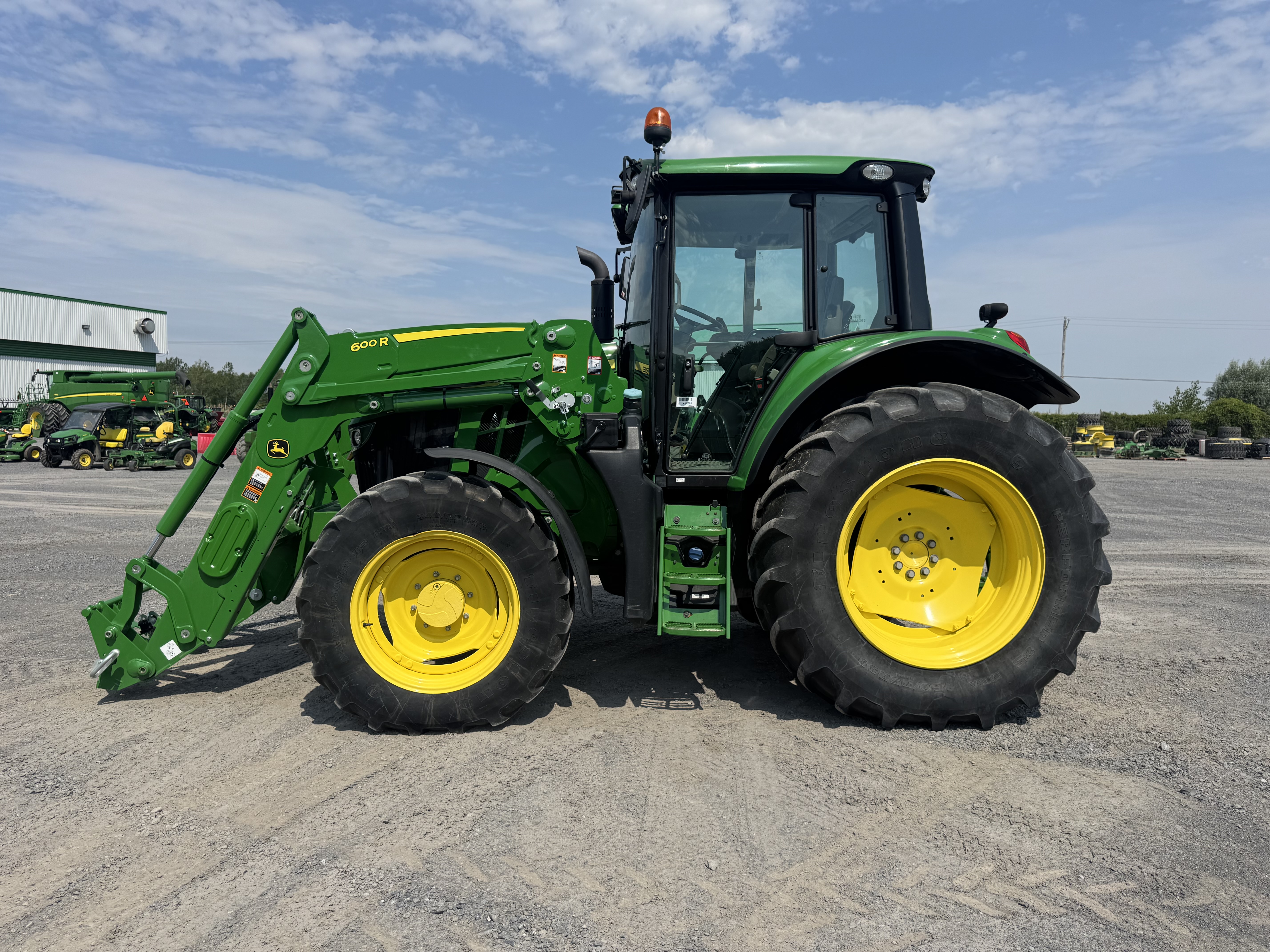 John Deere 6110M 