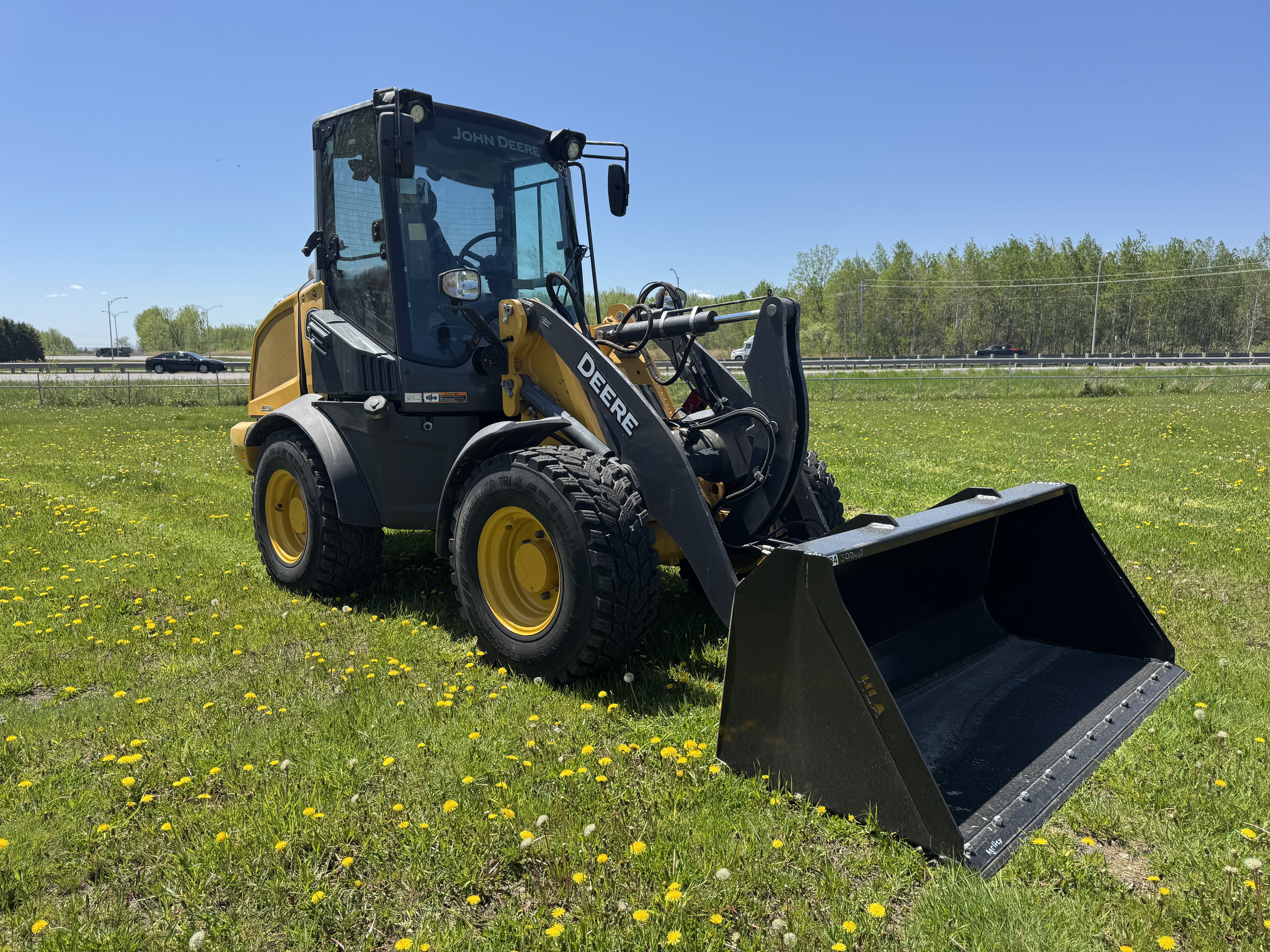 John Deere 244 P