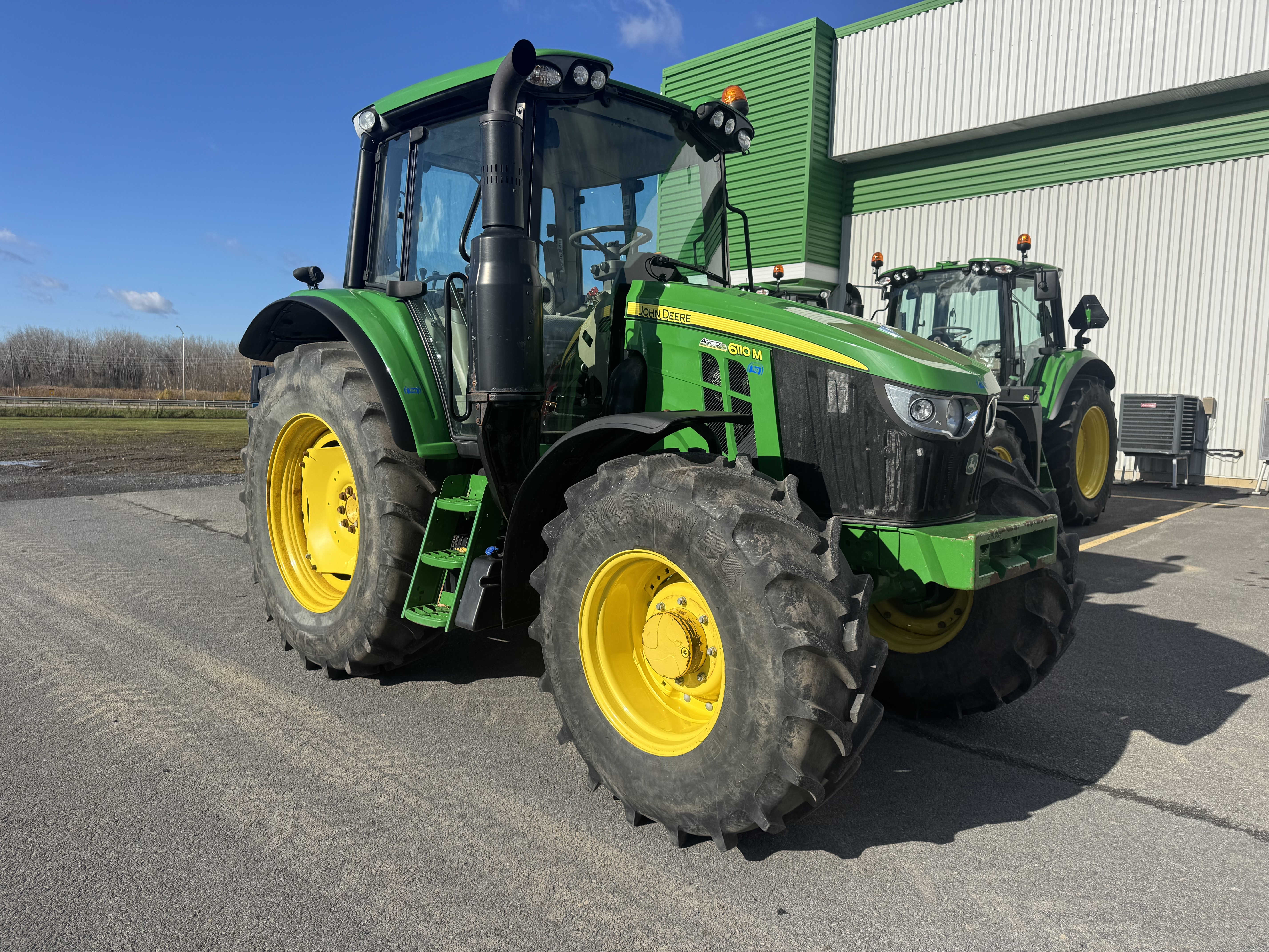 John Deere 6110M