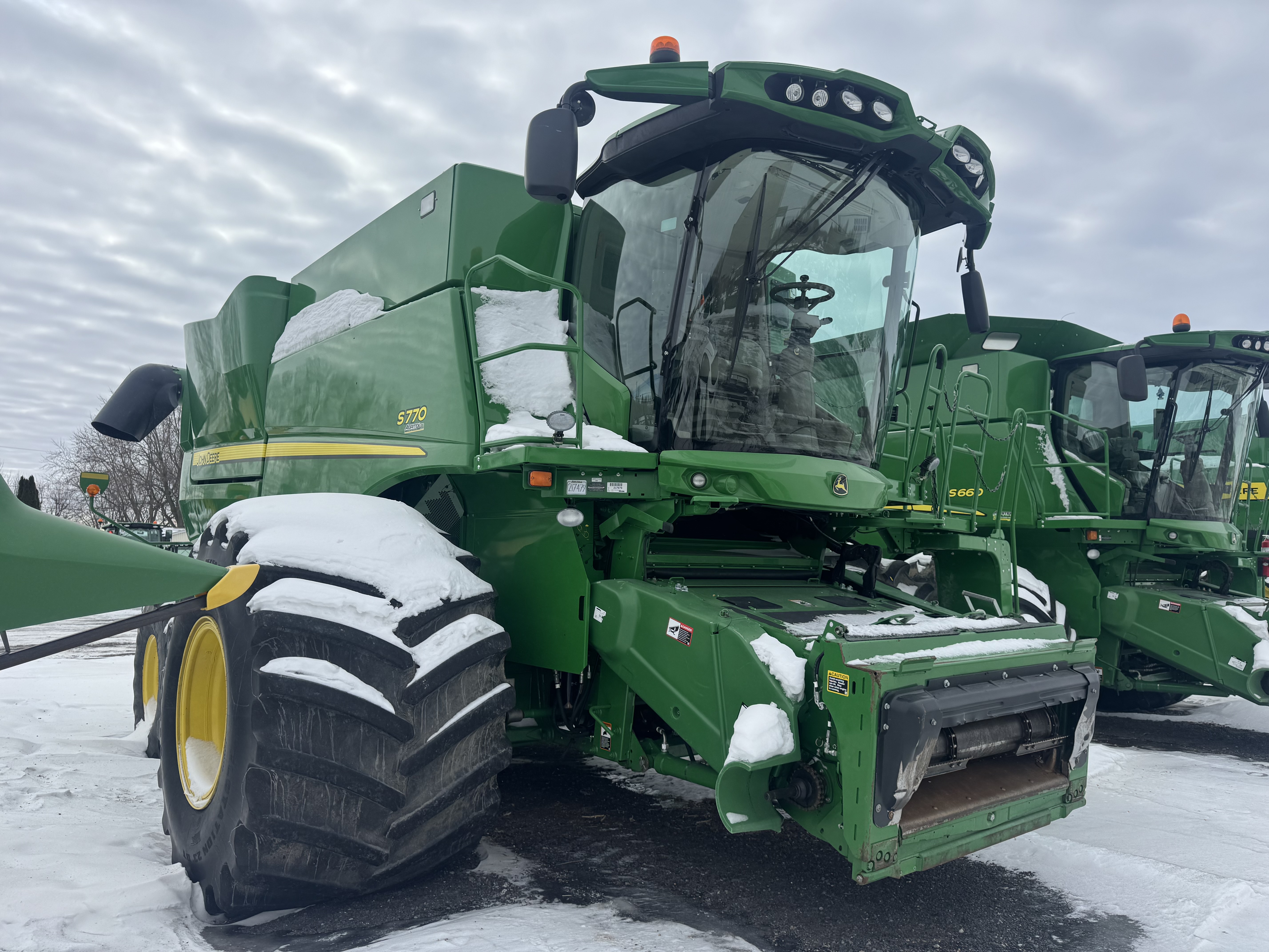 John Deere S770