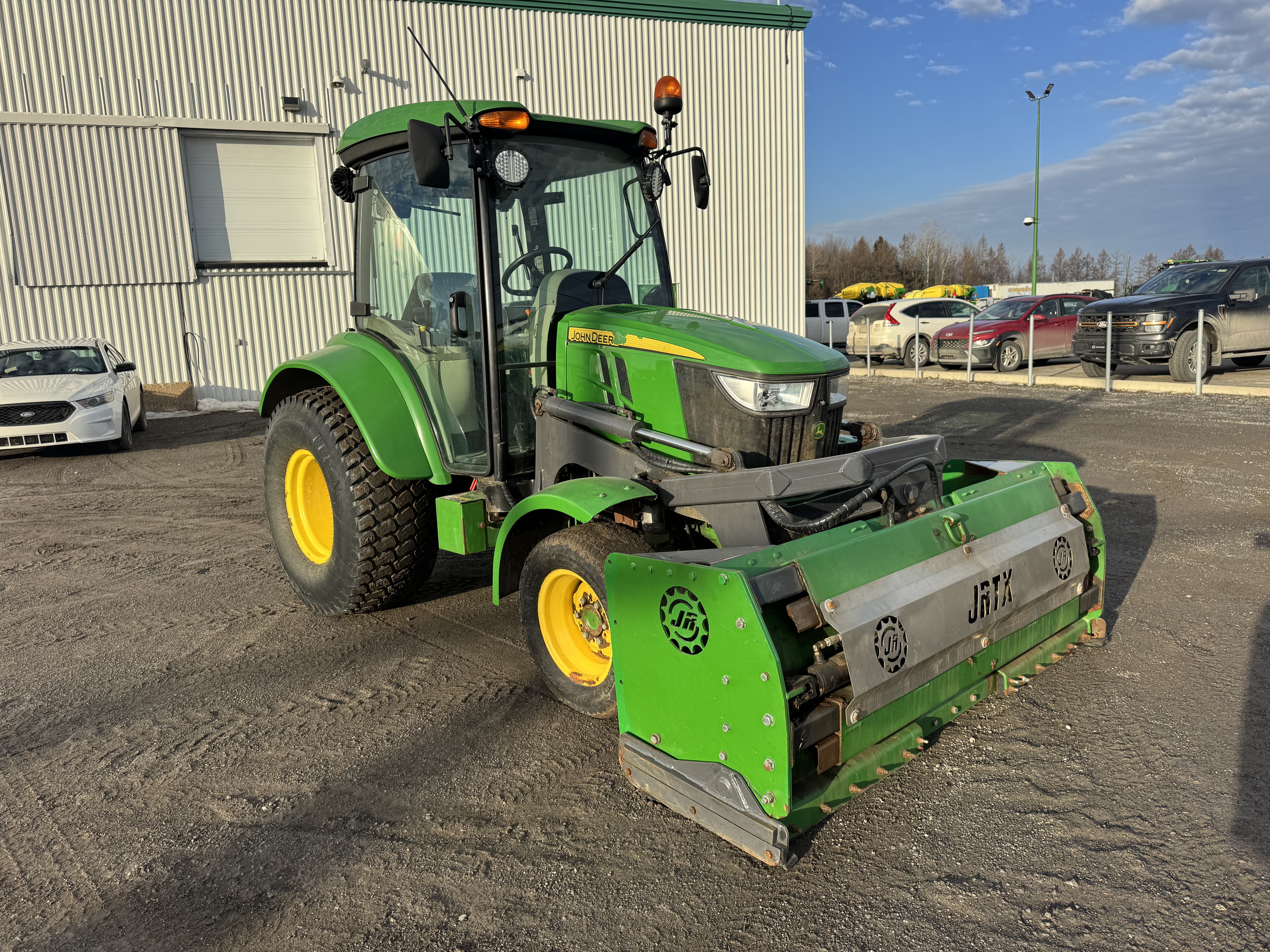 John Deere 4066R GRATTE TURF    