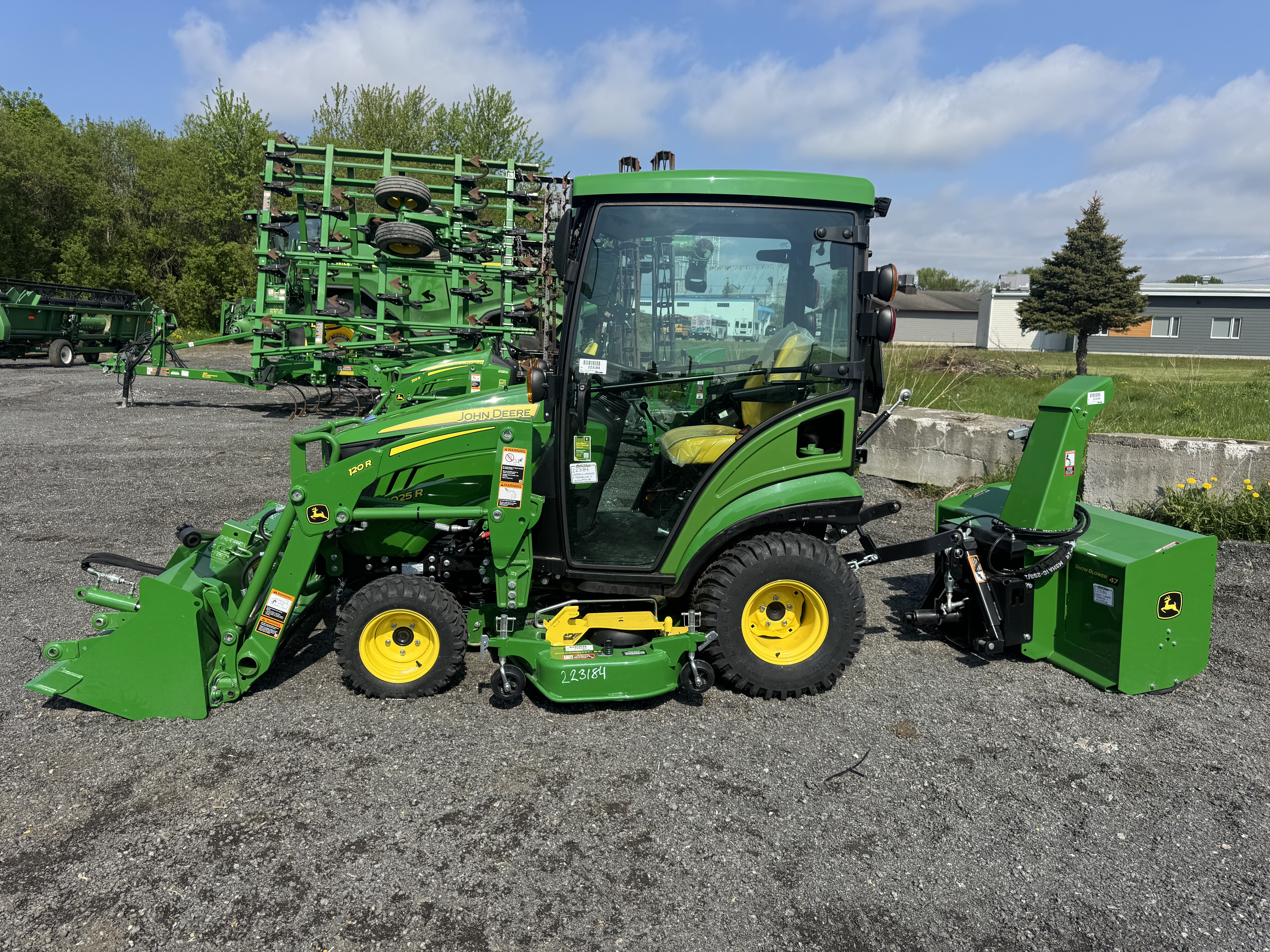 John Deere 1025R LDR + TOUDEUSE + SOUFFLEUR