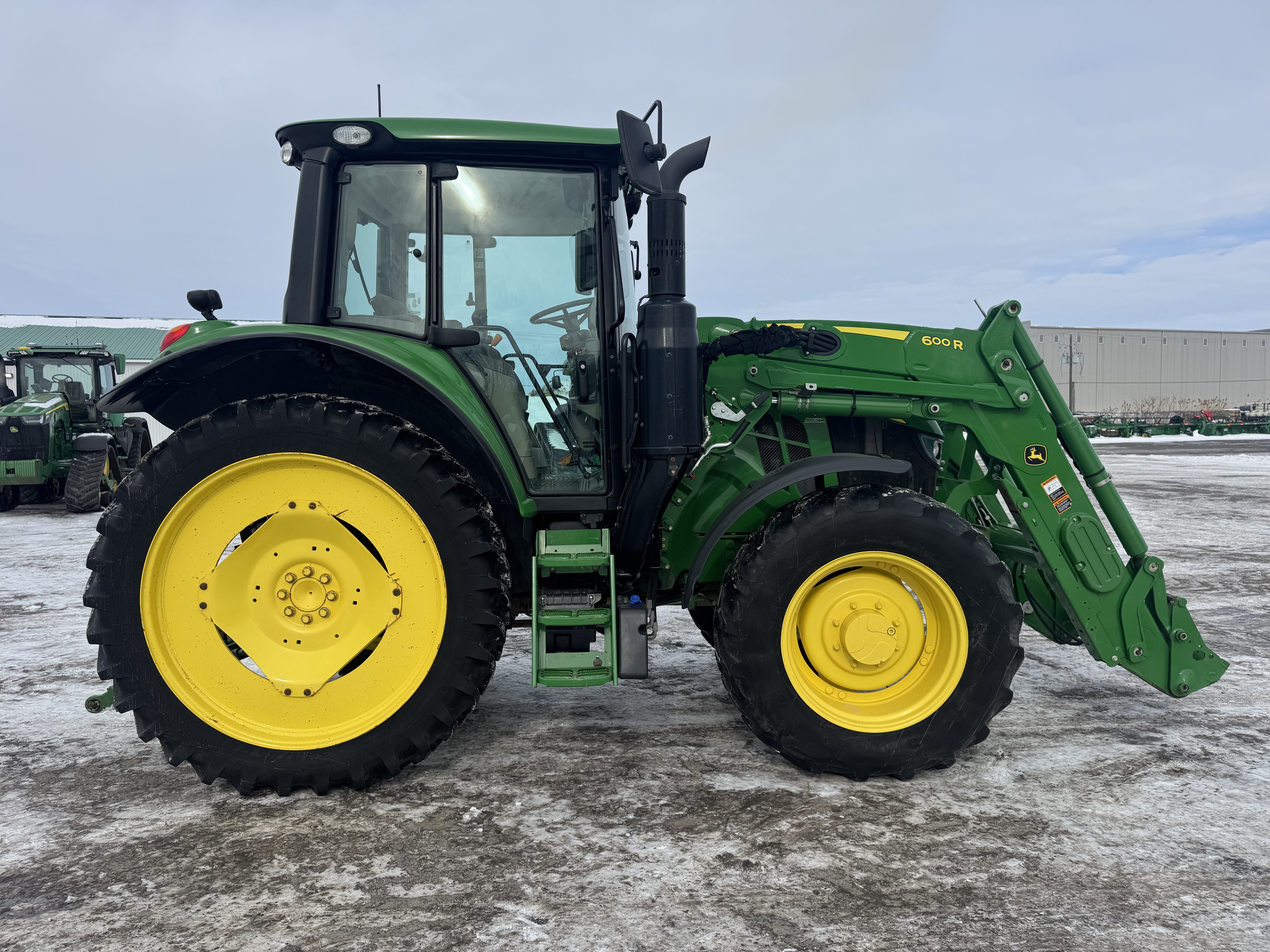 John Deere 6110M