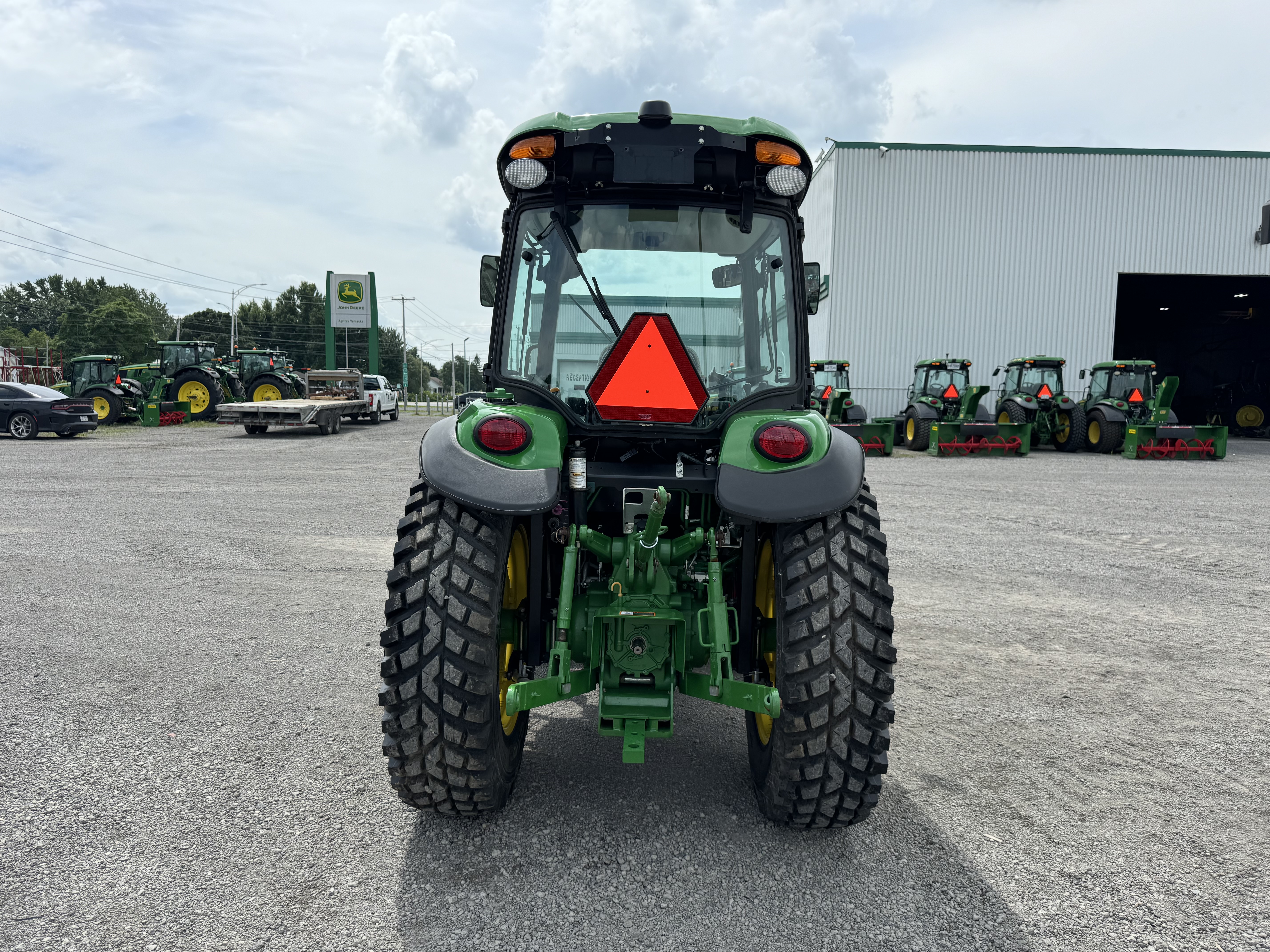 John Deere 4052R GRATTE NOKIAN 