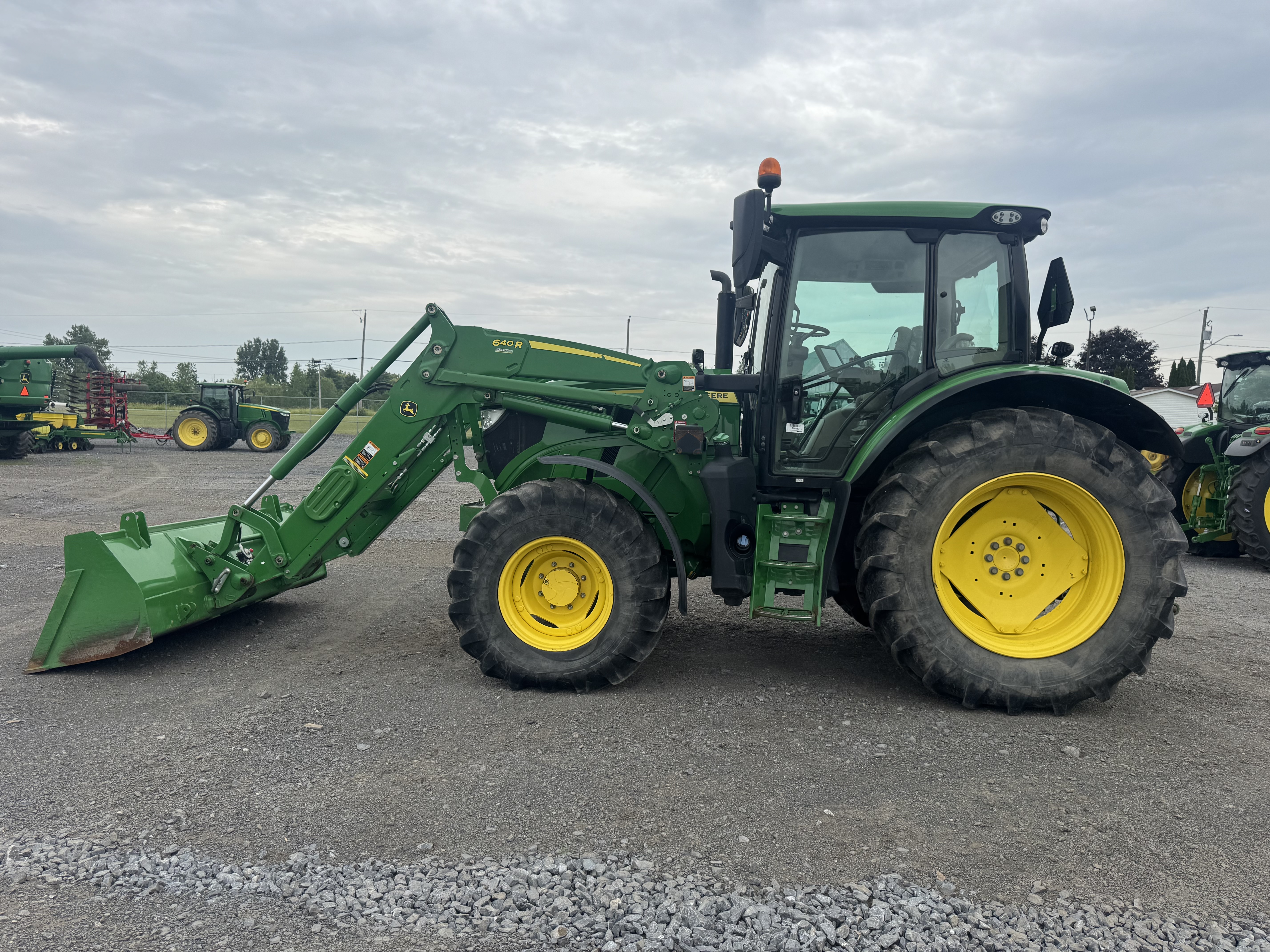 John Deere 6R 110