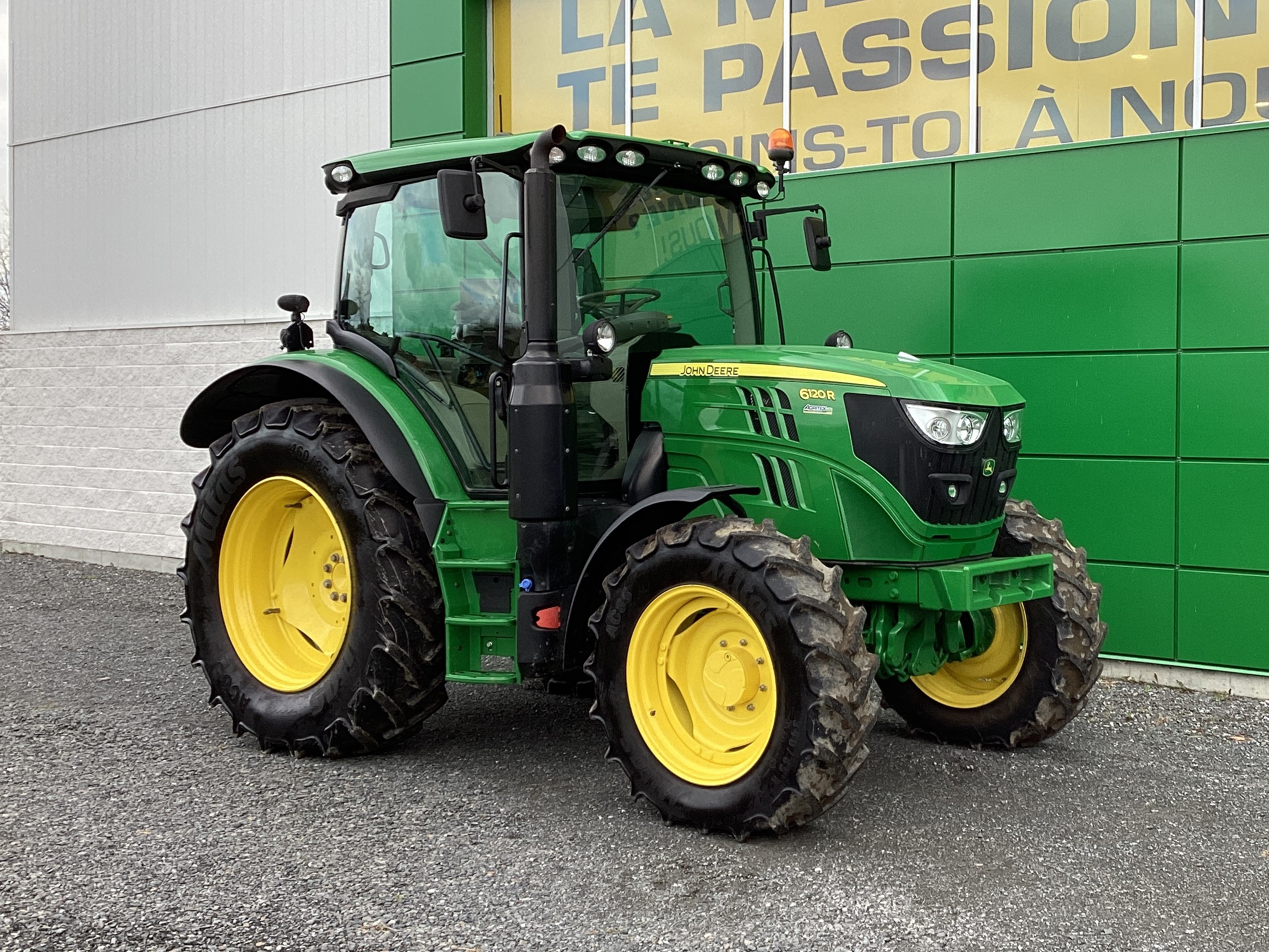 John Deere 6120R