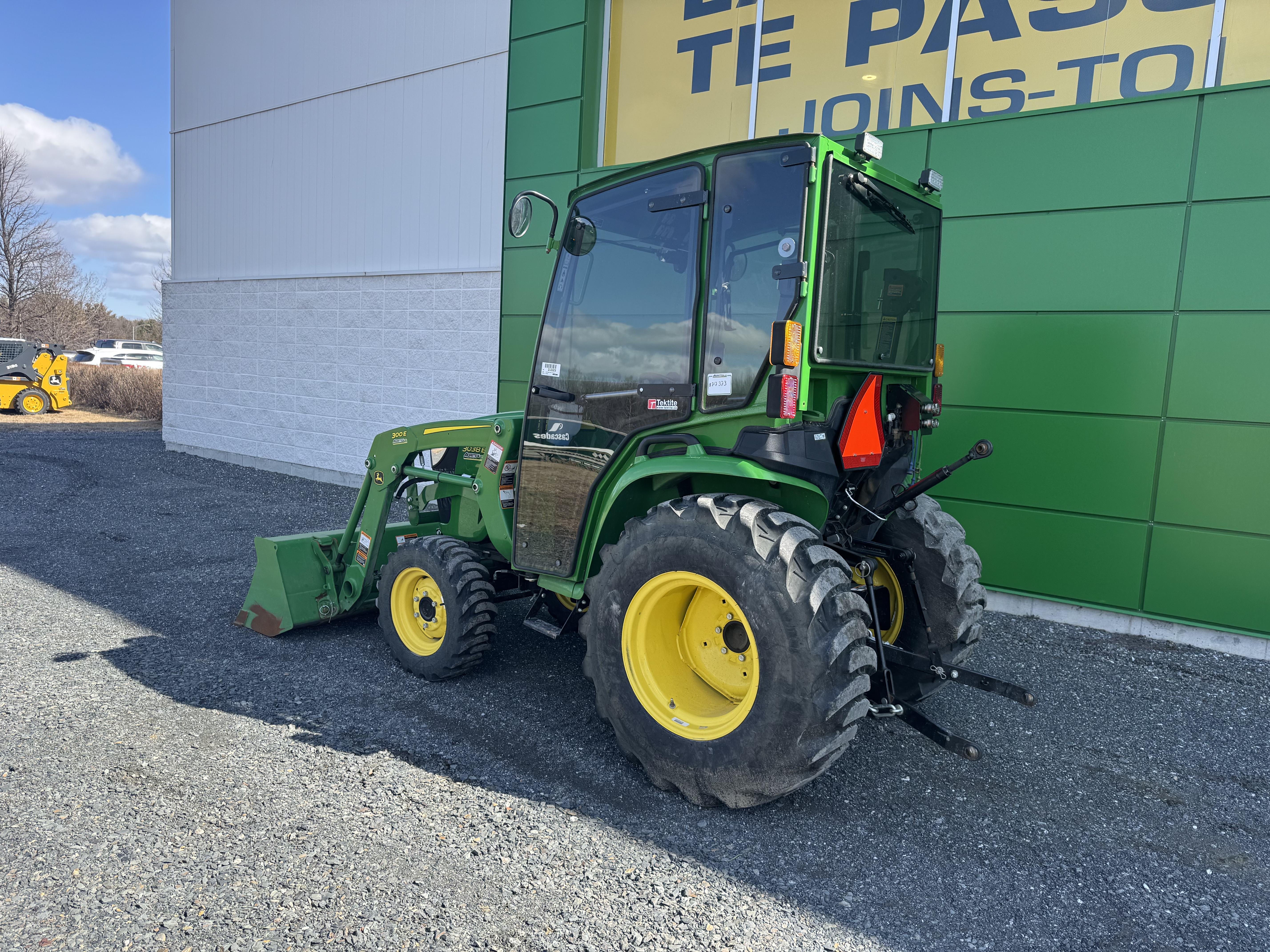 John Deere 3038E
