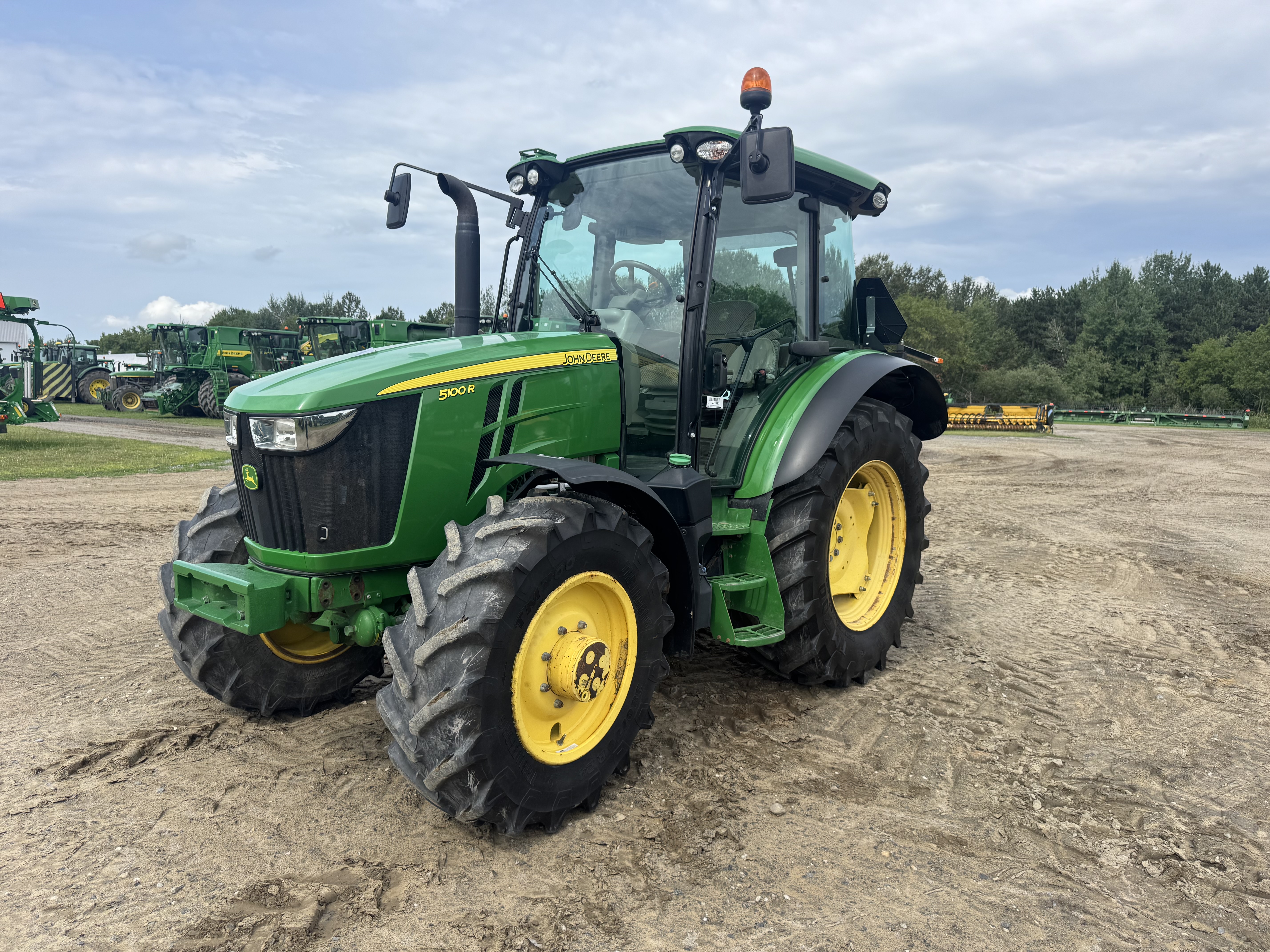 John Deere 5100R