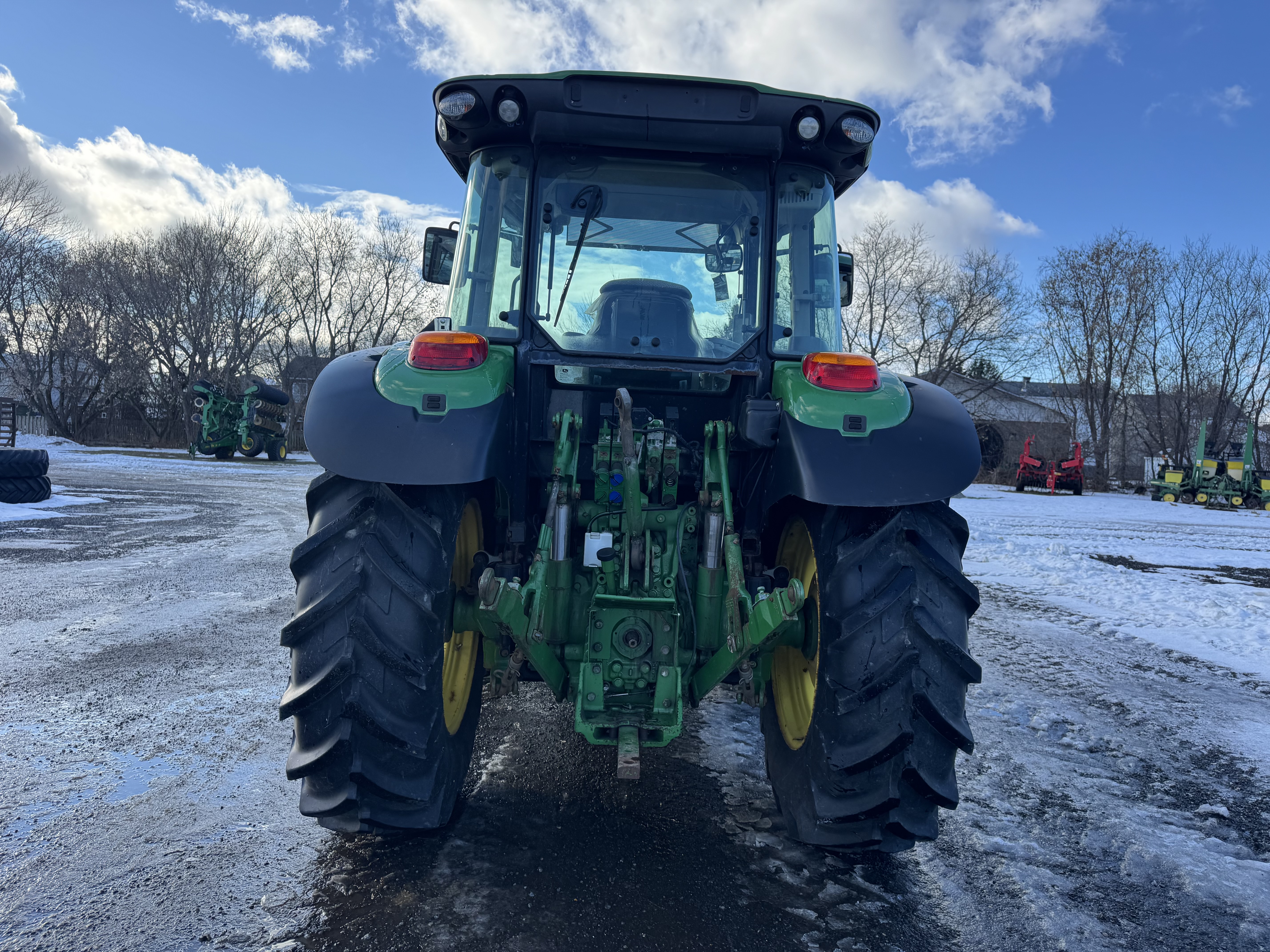 John Deere 5090R GRATTE