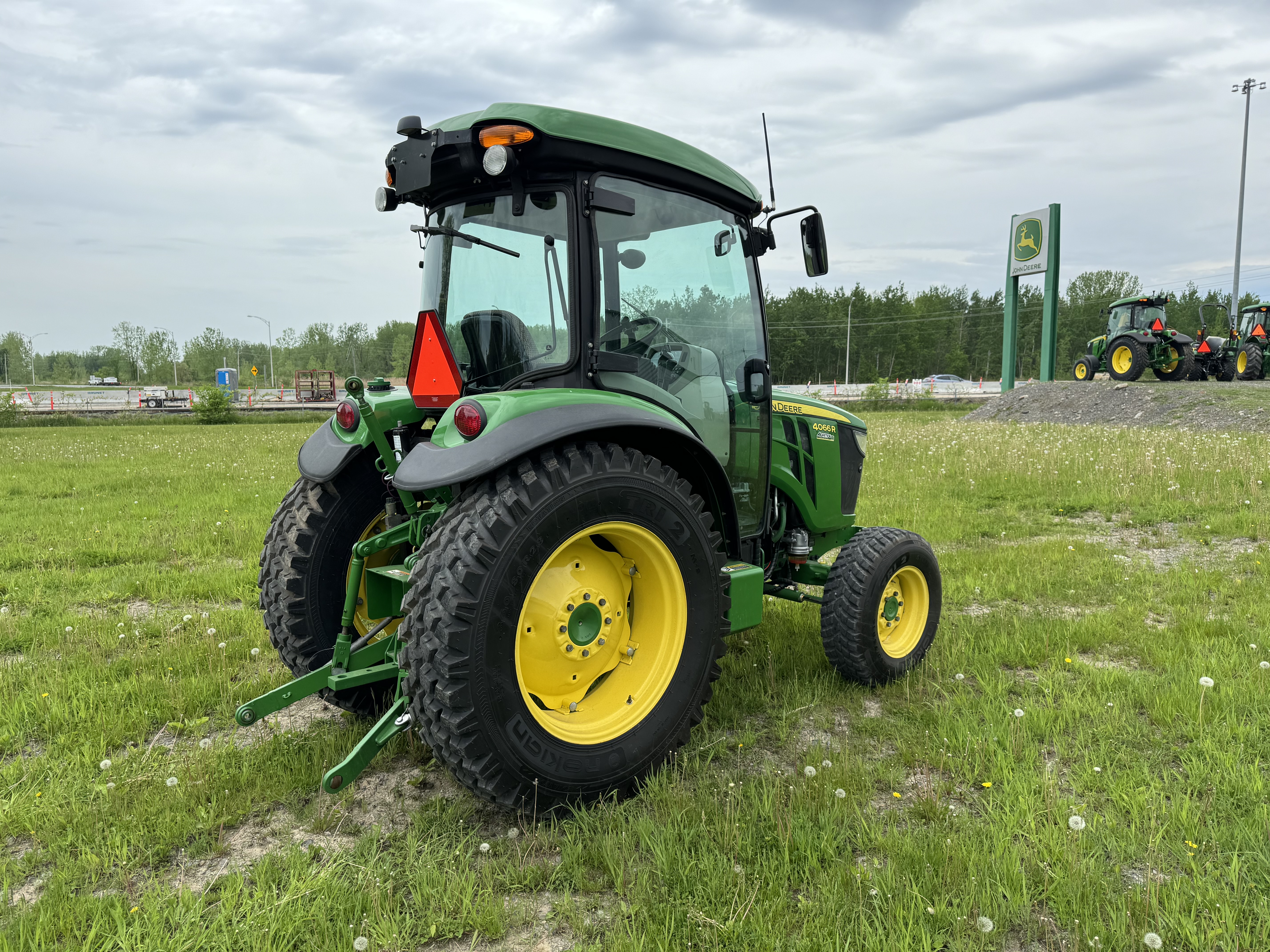 John Deere 4066R NOKIAN 