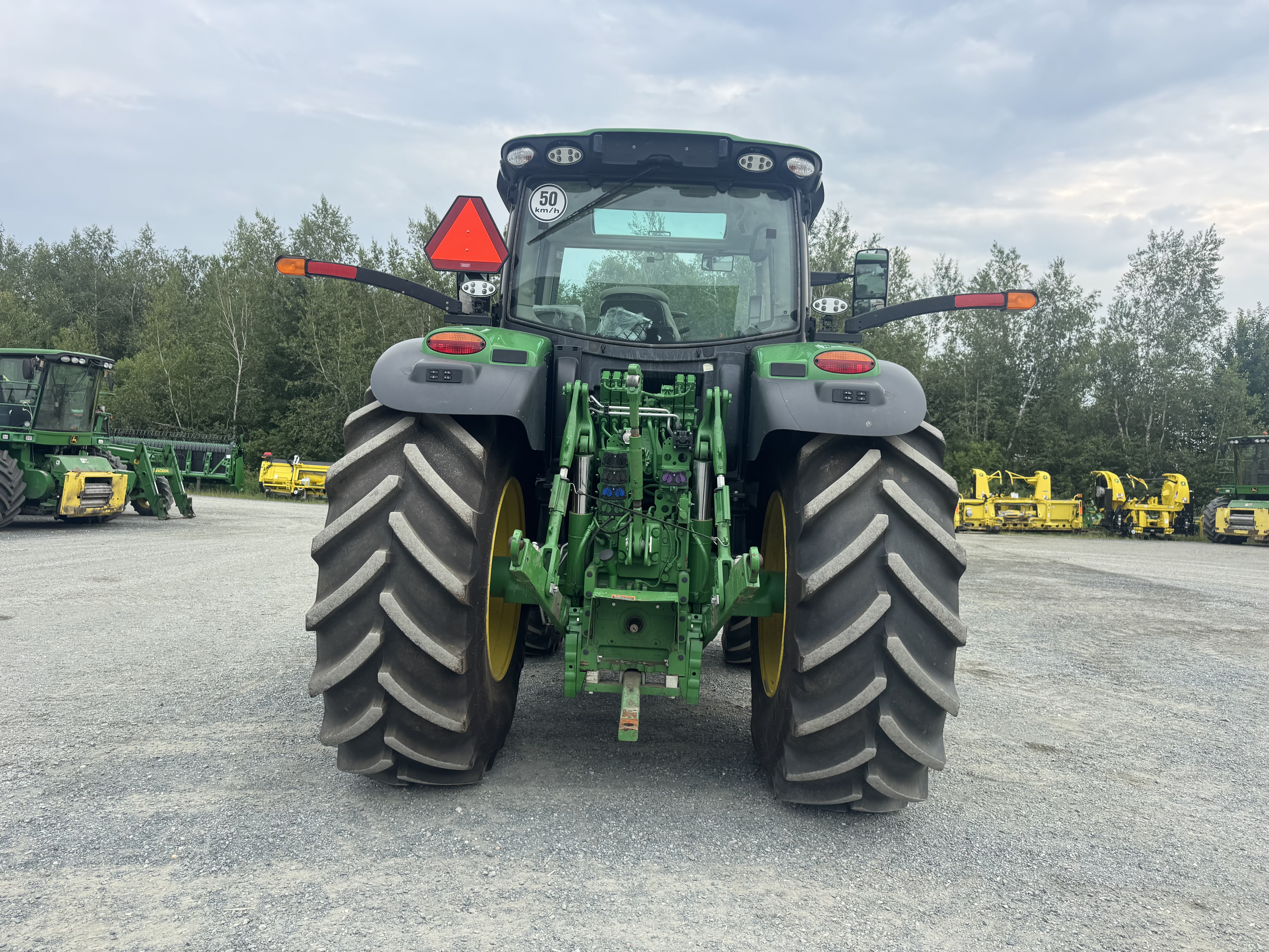 John Deere 6R 215 FRT HITCH PTO   