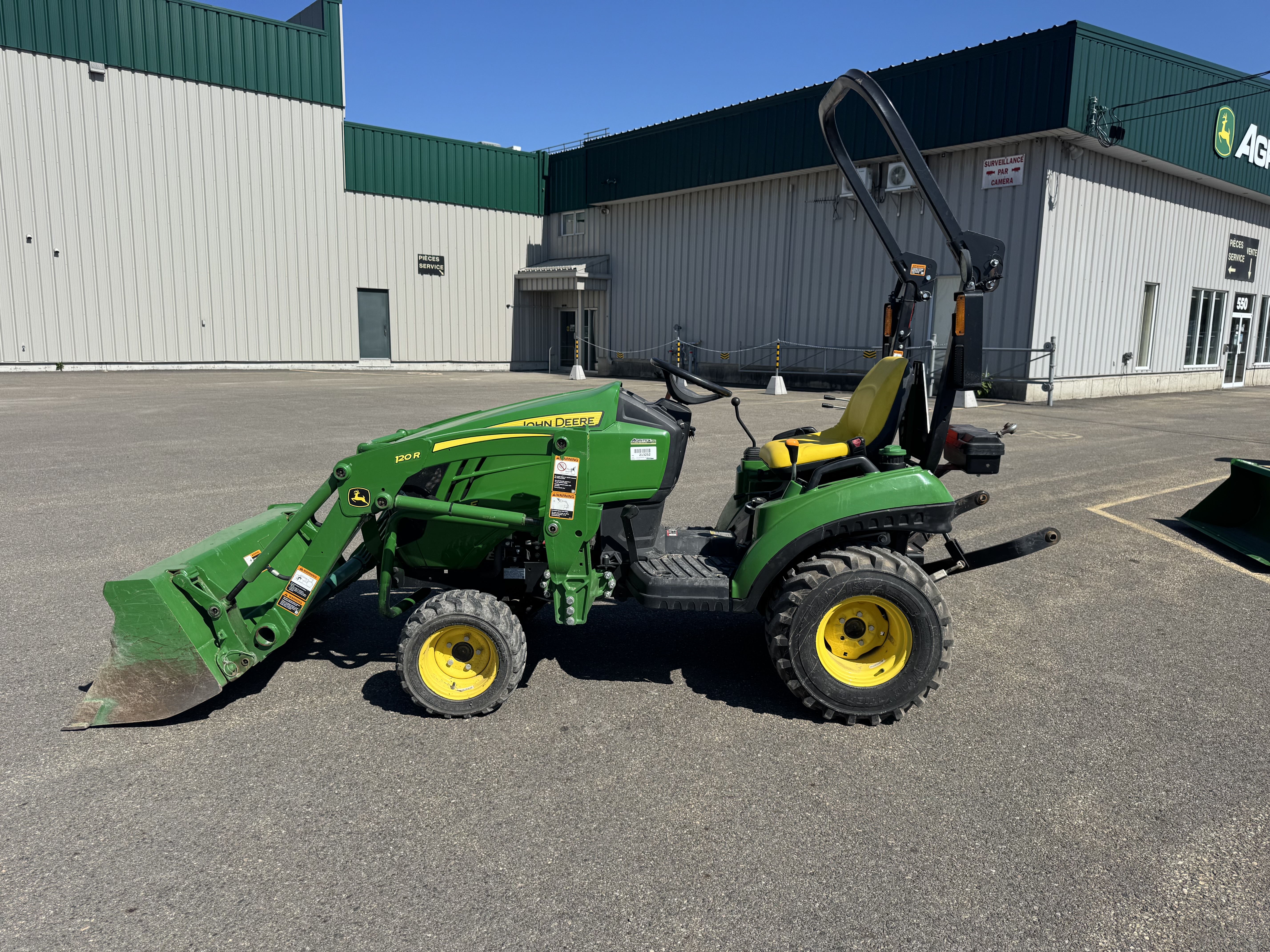 John Deere 1023E