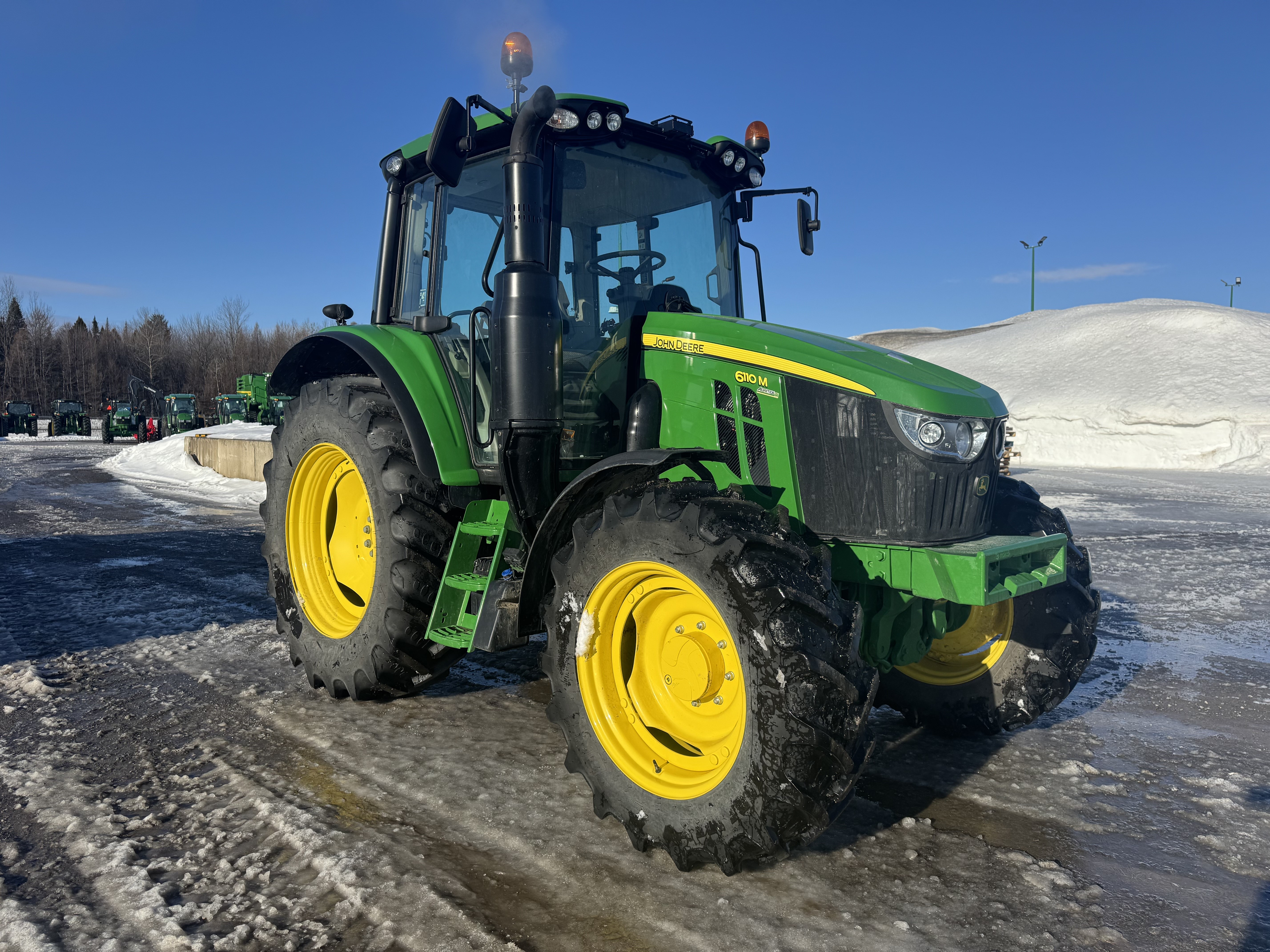 John Deere 6110M
