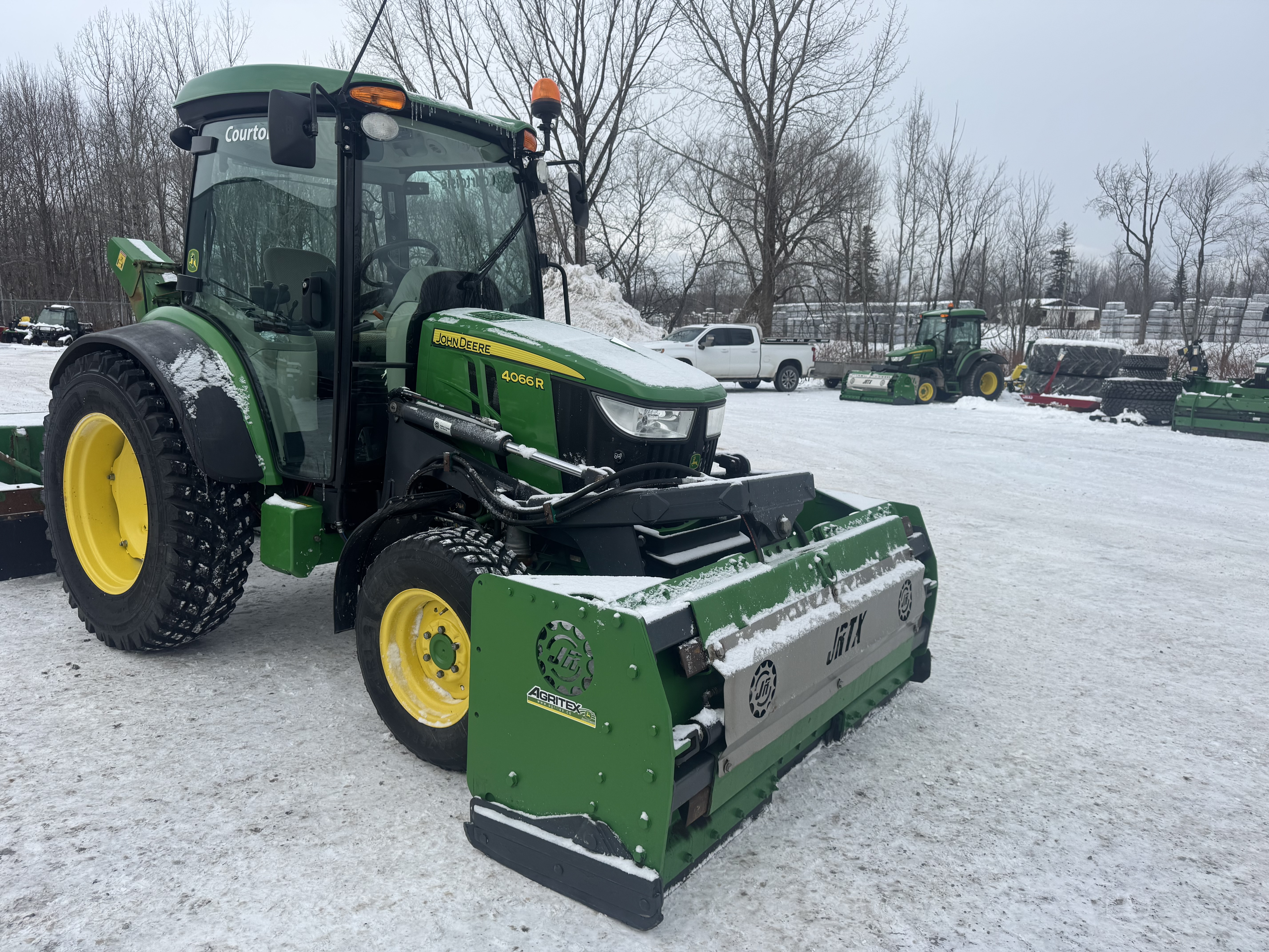 John Deere 4066R GRATTE NOKIAN