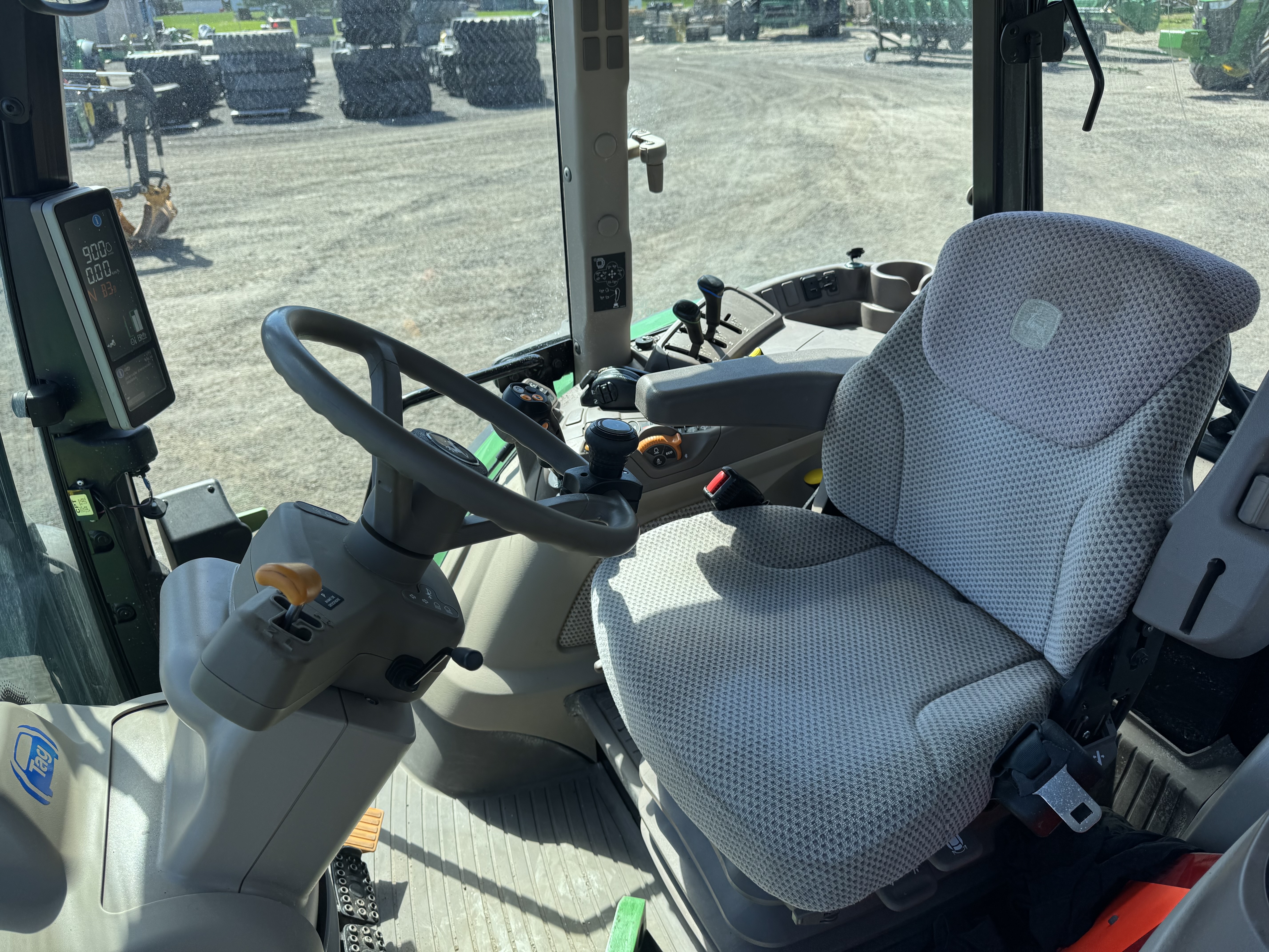 John Deere 5100R NOKIAN JRTX