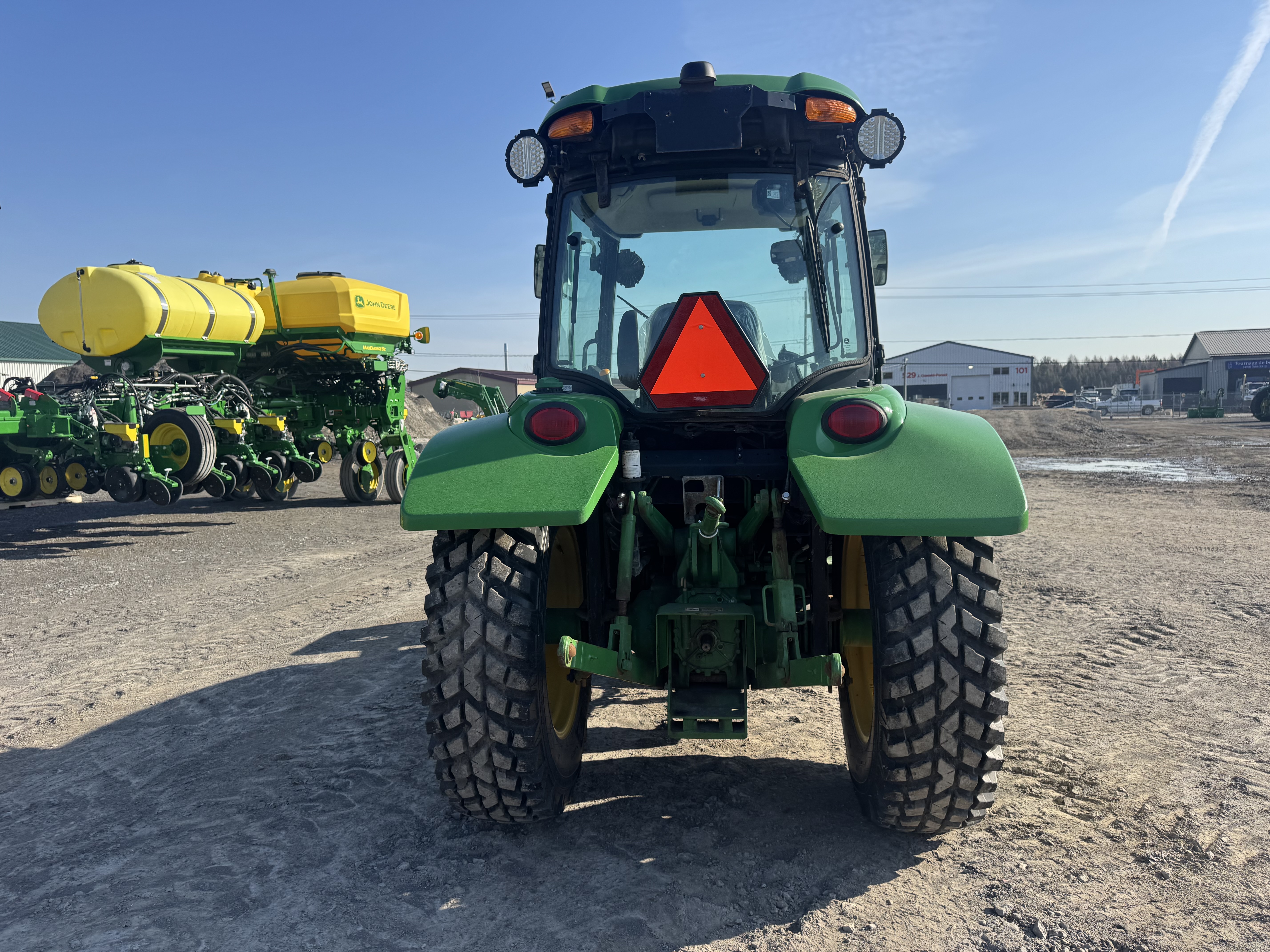 John Deere 4066R GRATTE NOKIAN    