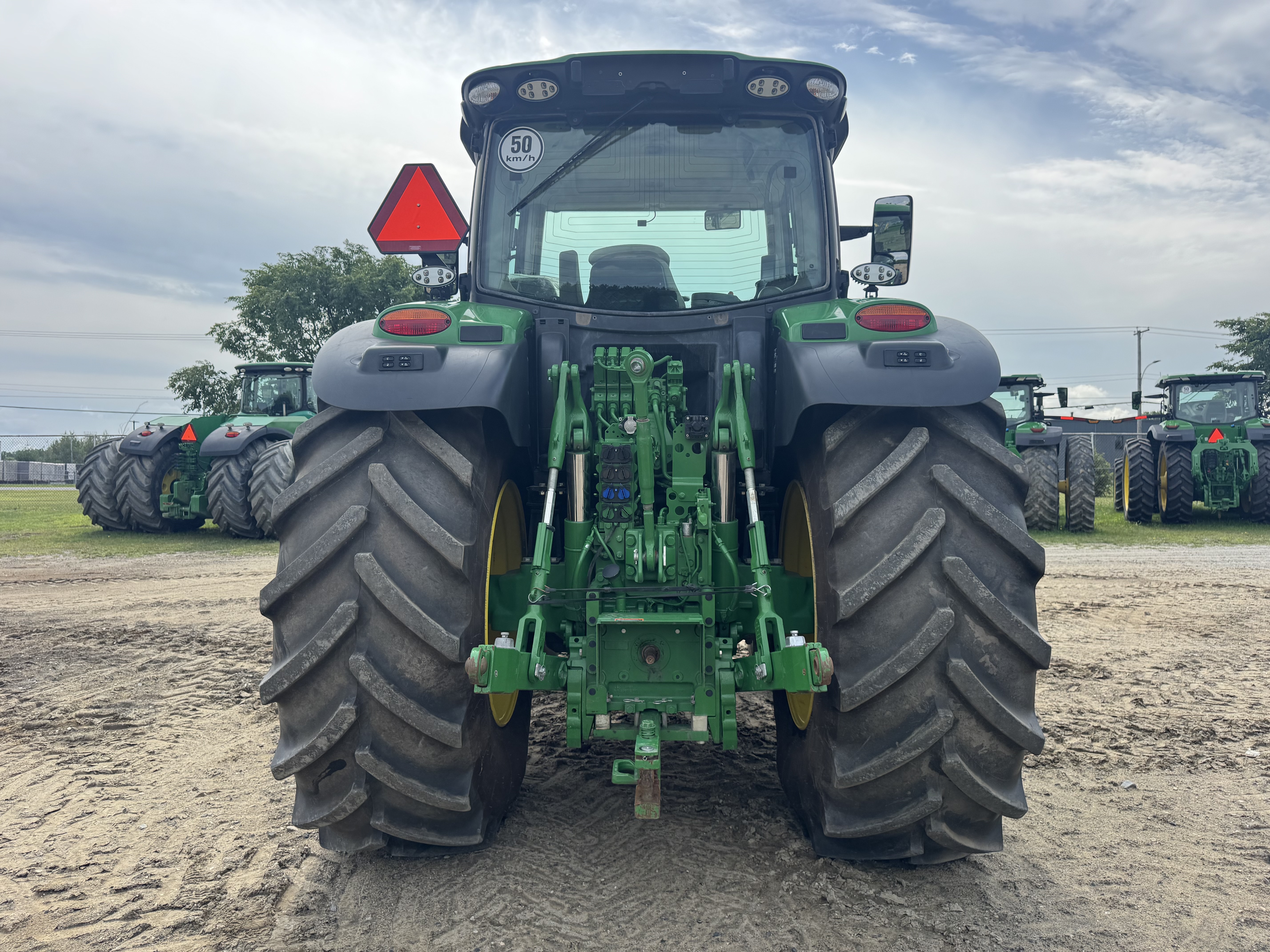 John Deere 6R 215
