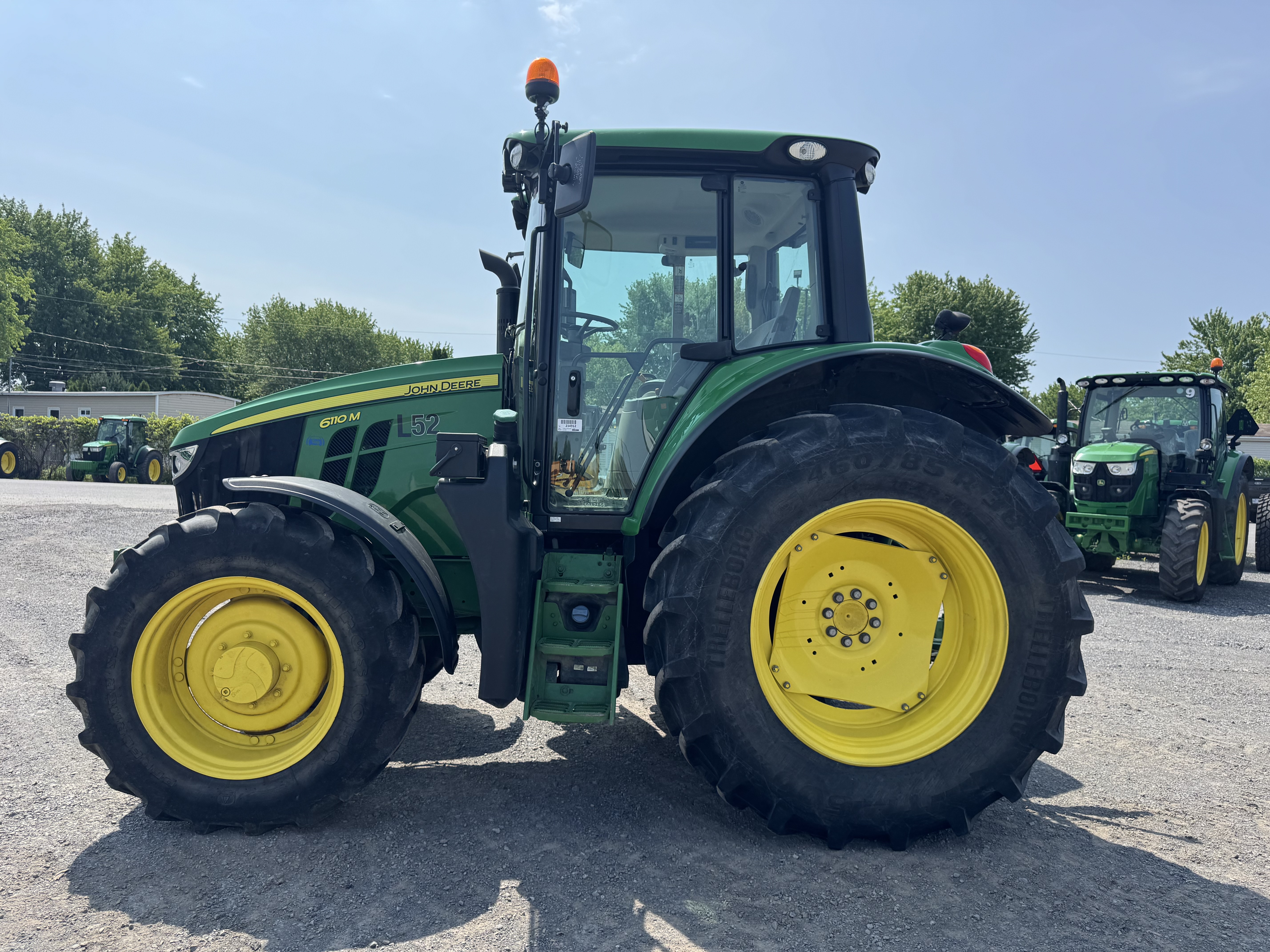 John Deere 6110M