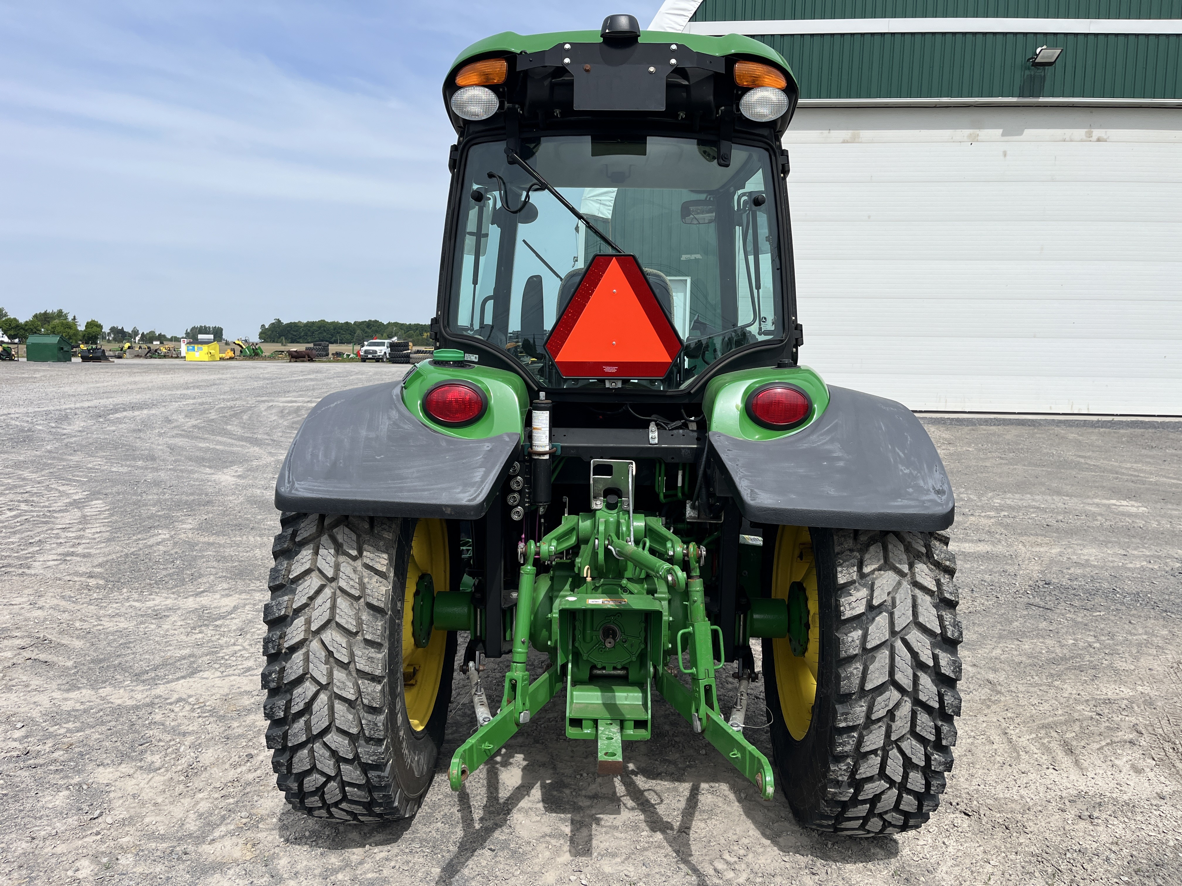 John Deere 4066R GRATTE NOKIAN    