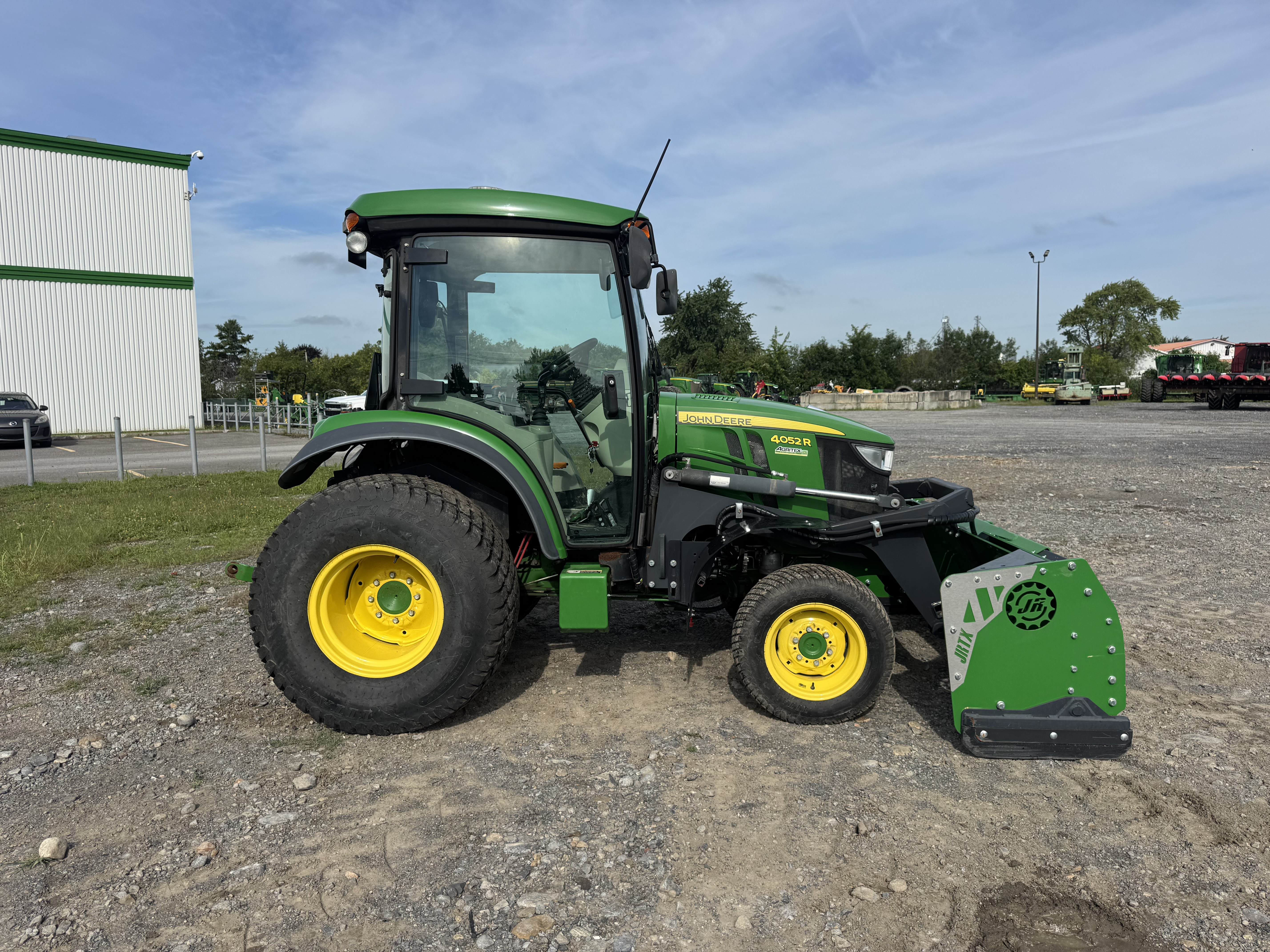 John Deere 4052R TURF JRTX    