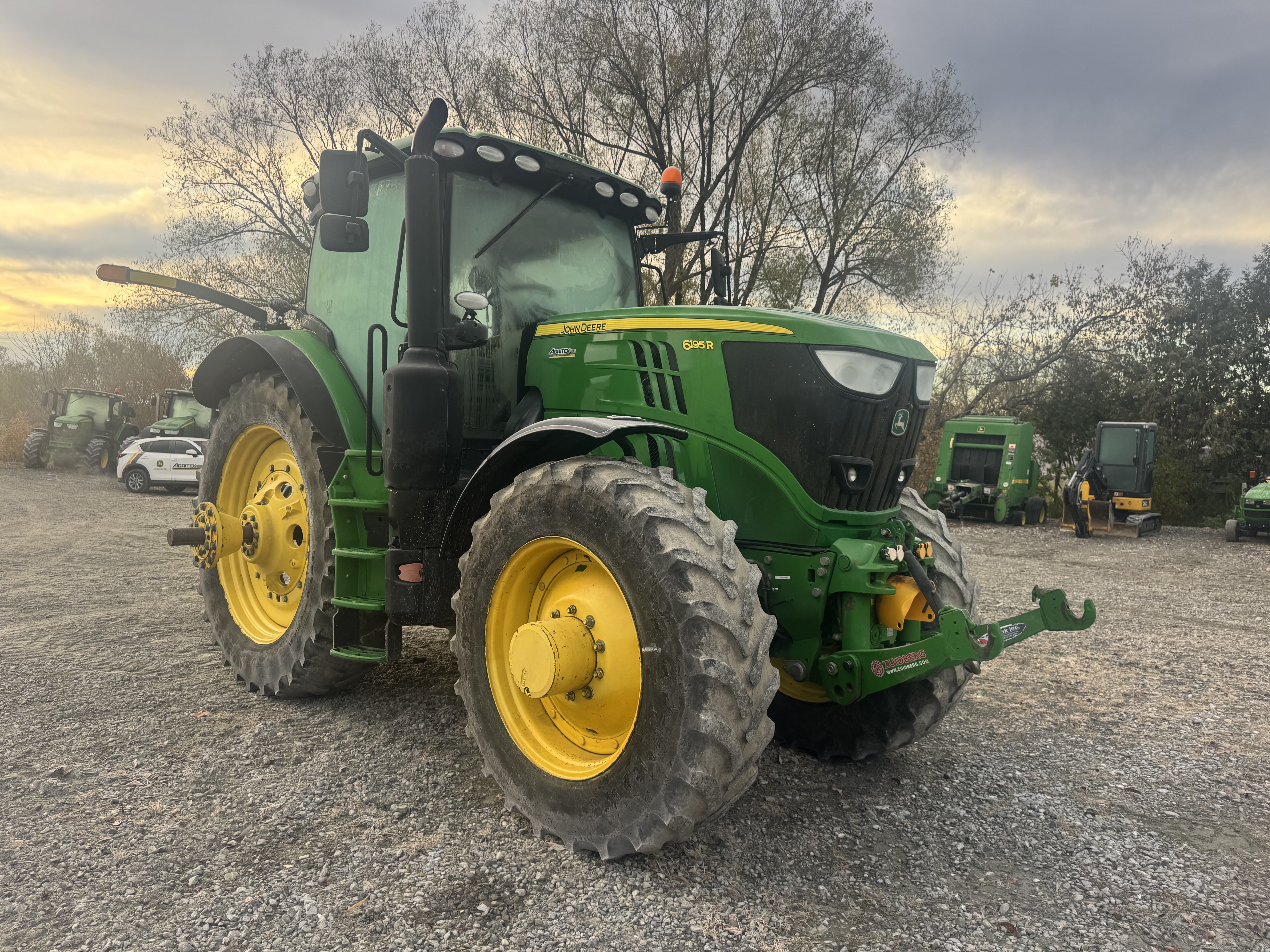 John Deere 6195R FRT HITCH PTO