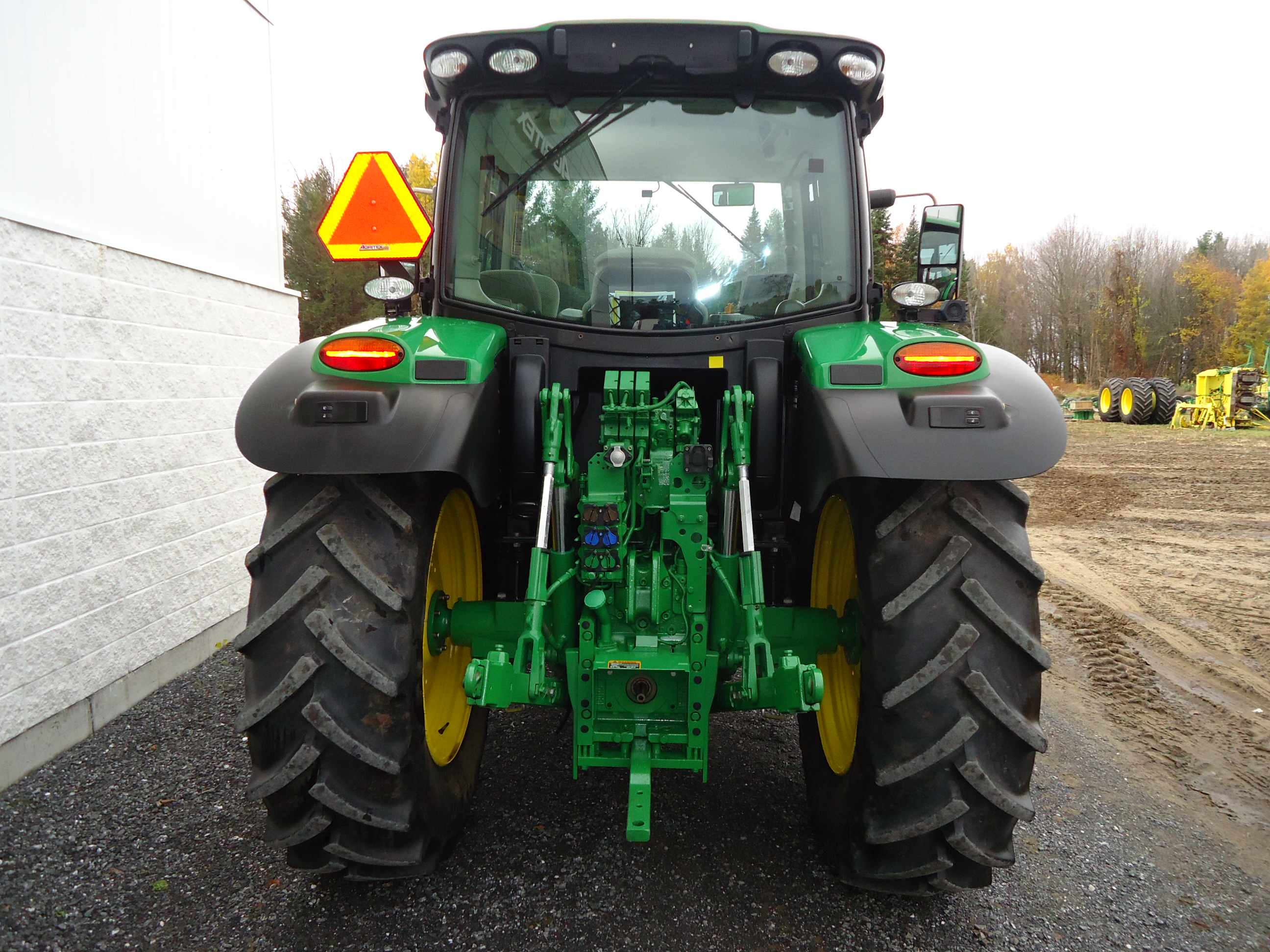 John Deere 6110R