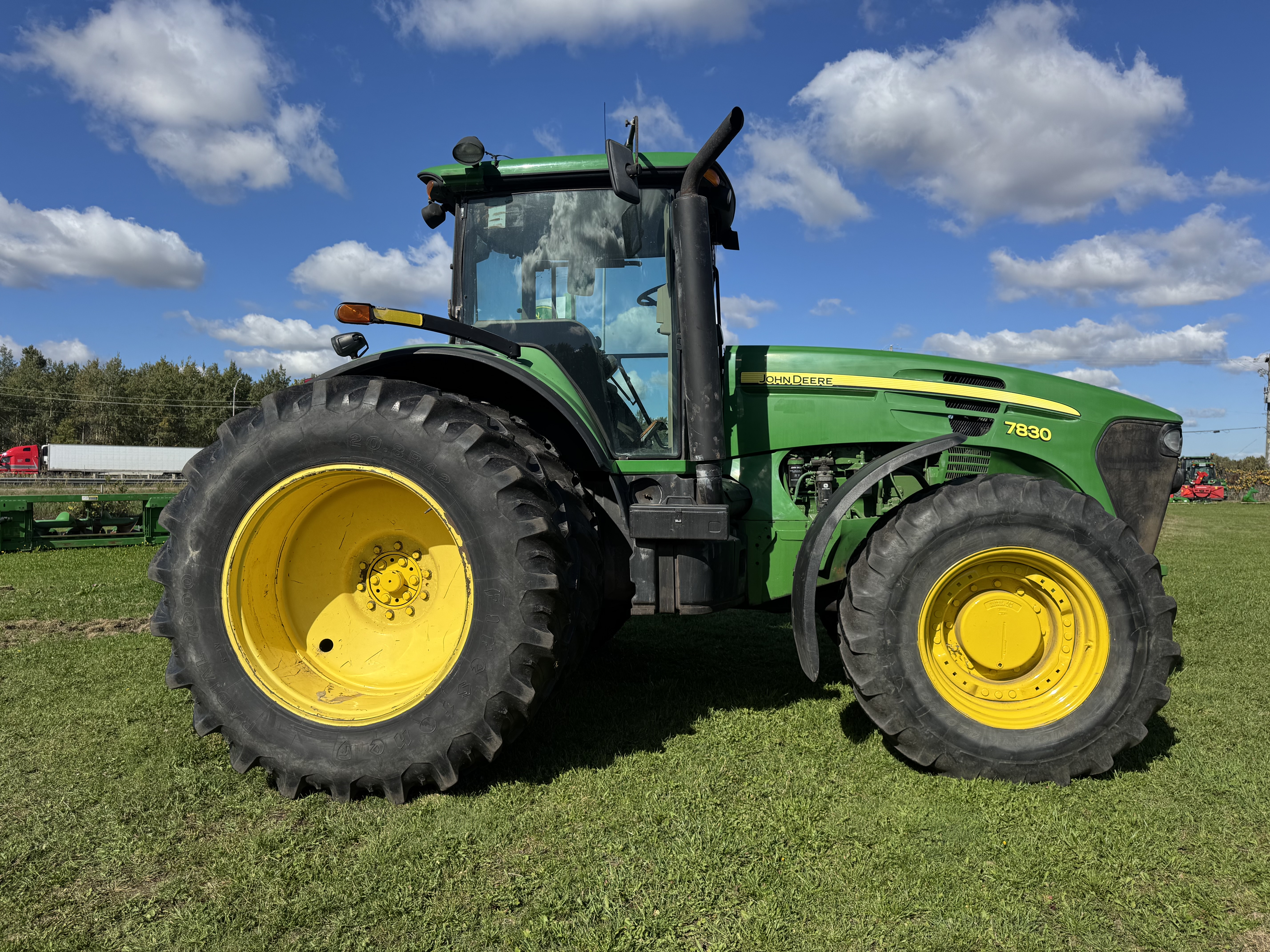 John Deere 7830