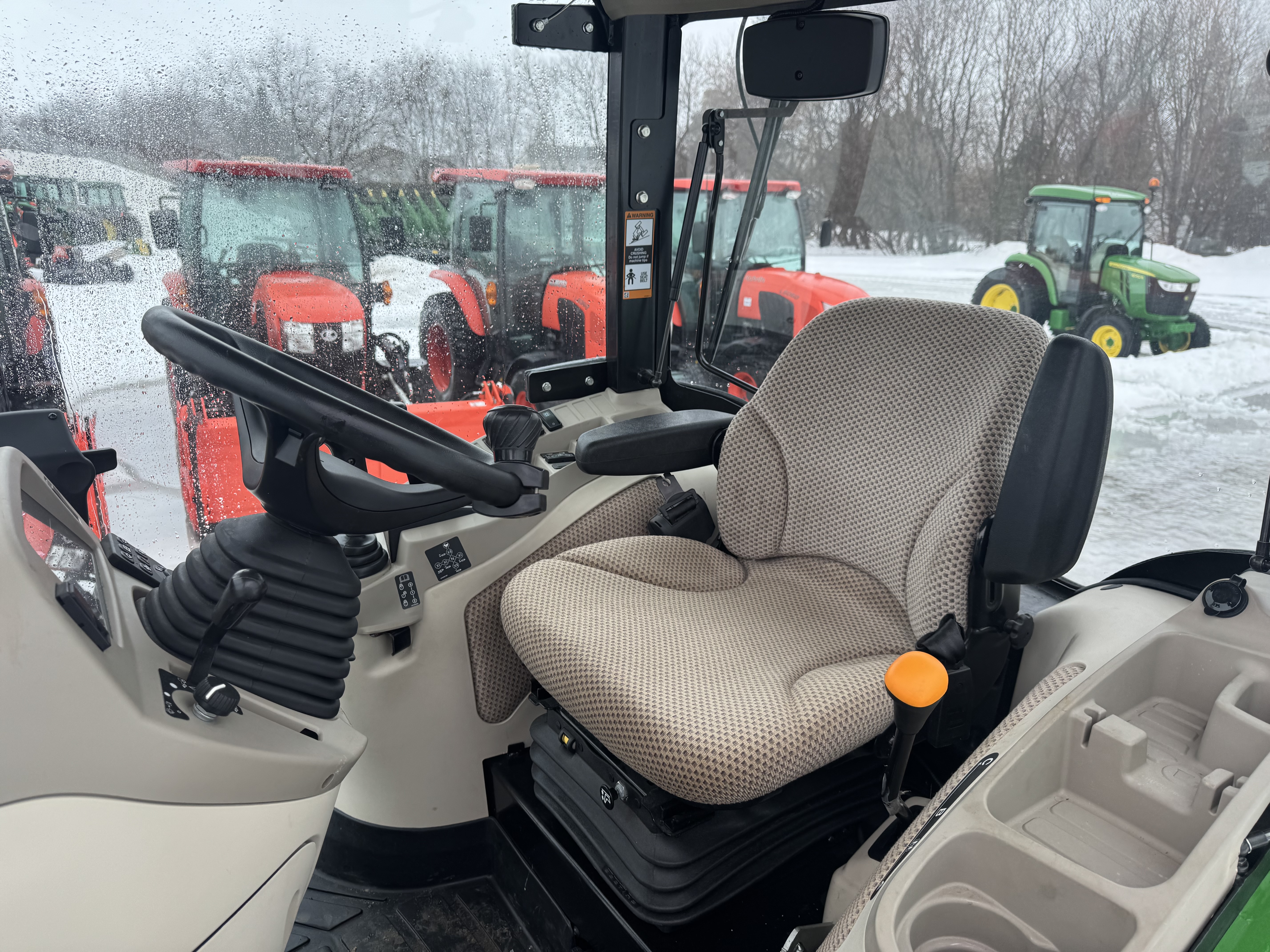 John Deere 4052R NOKIAN    