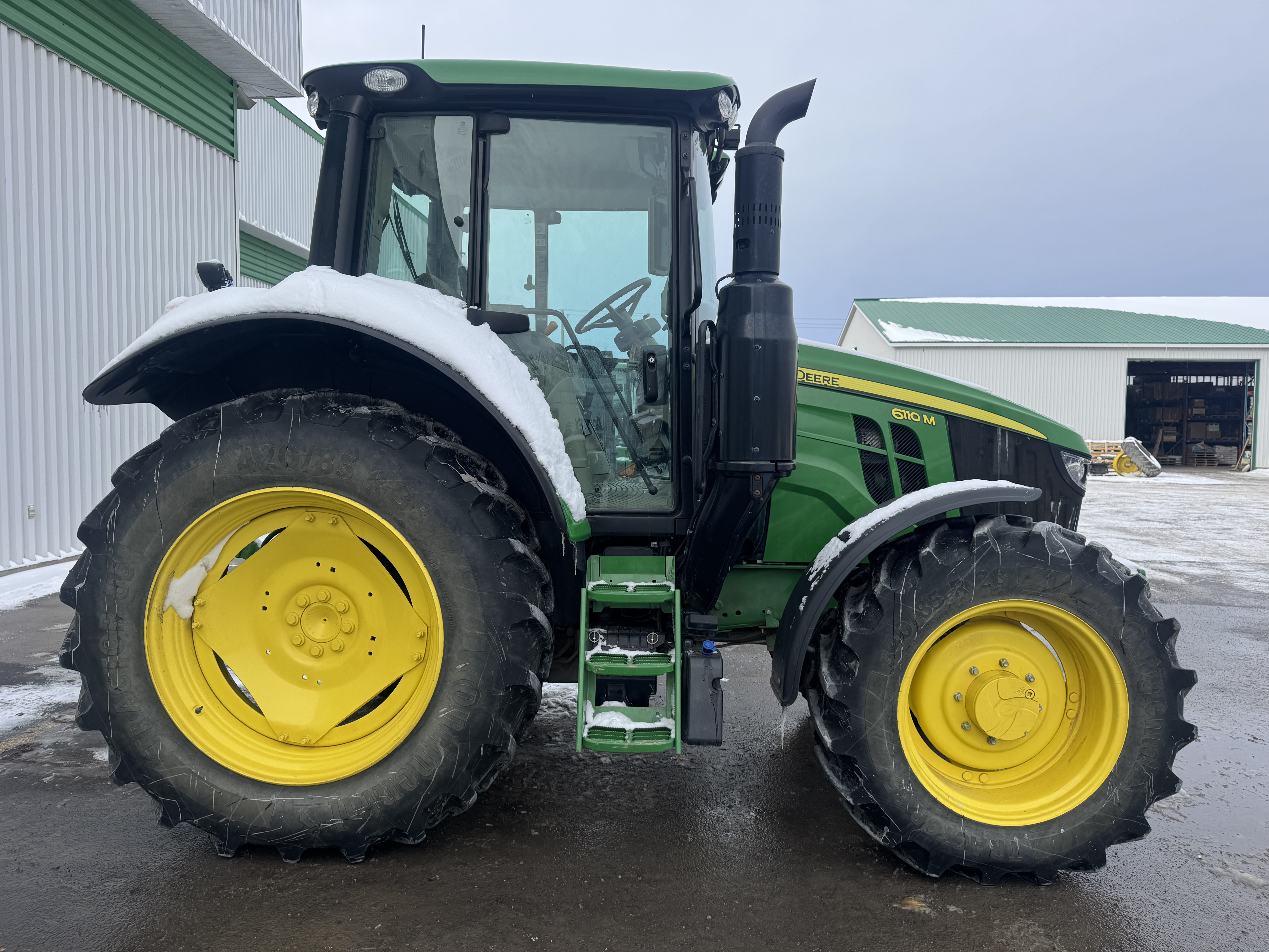 John Deere 6110M