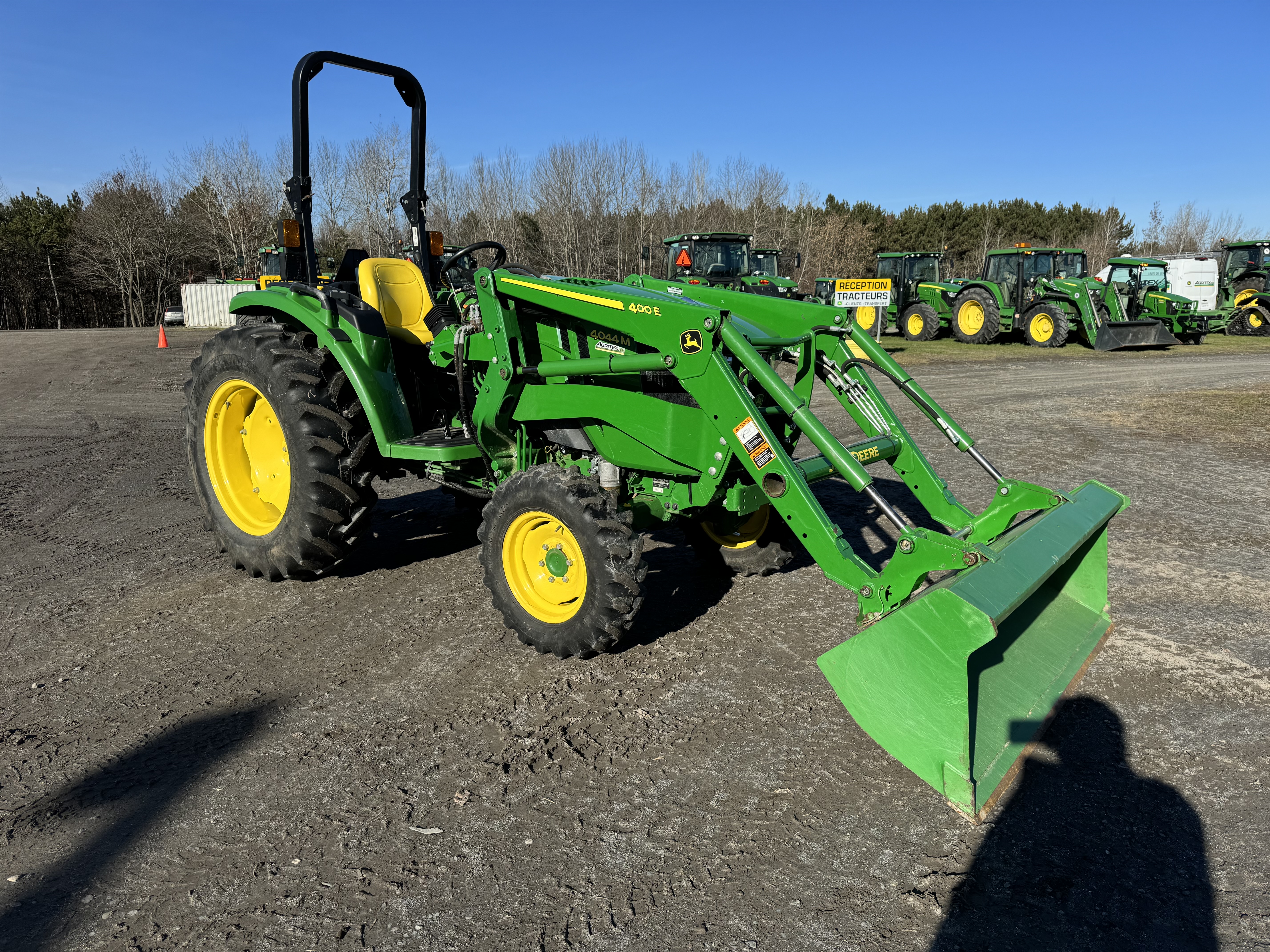 John Deere 4044M