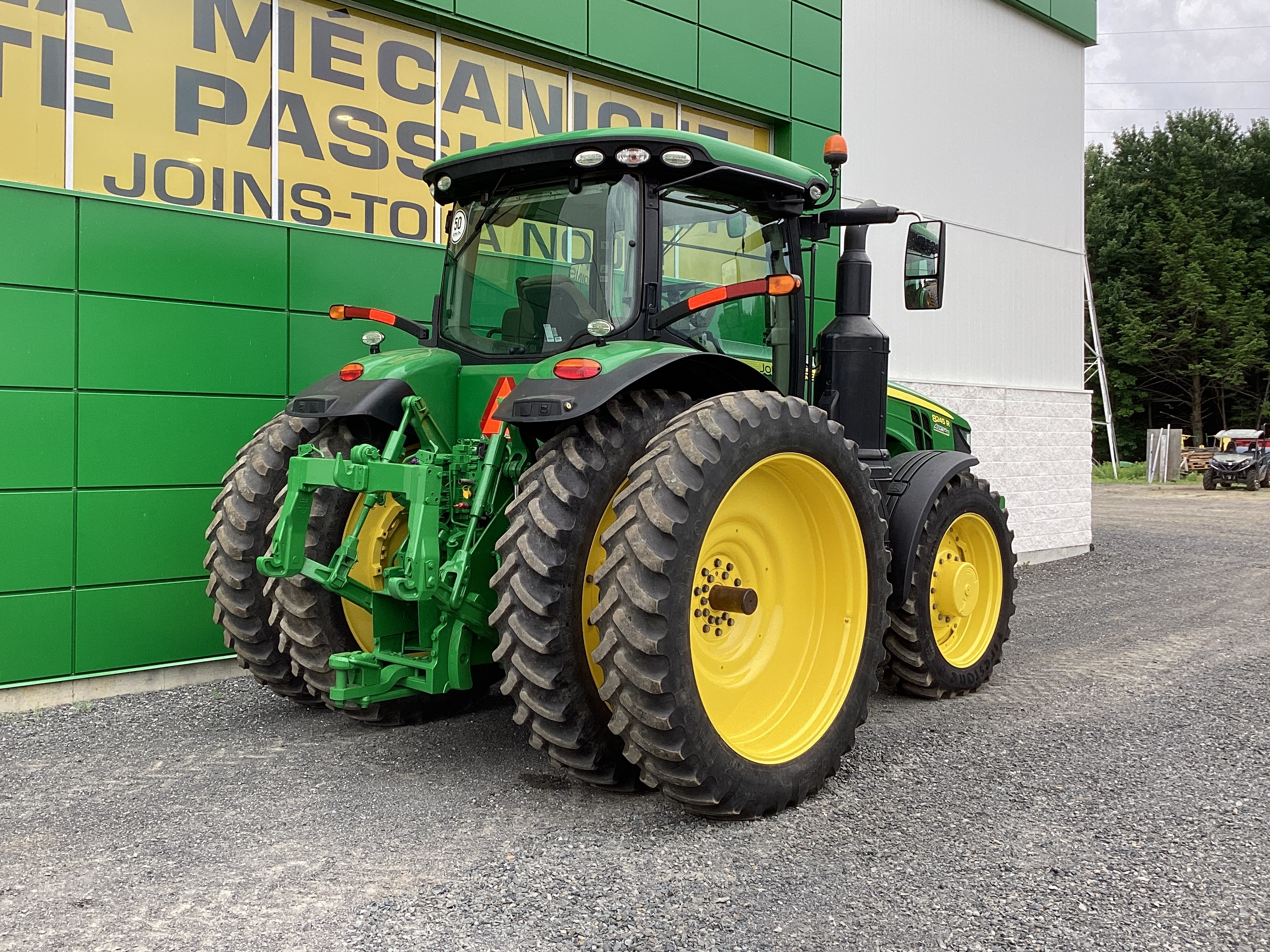 John Deere 8245R