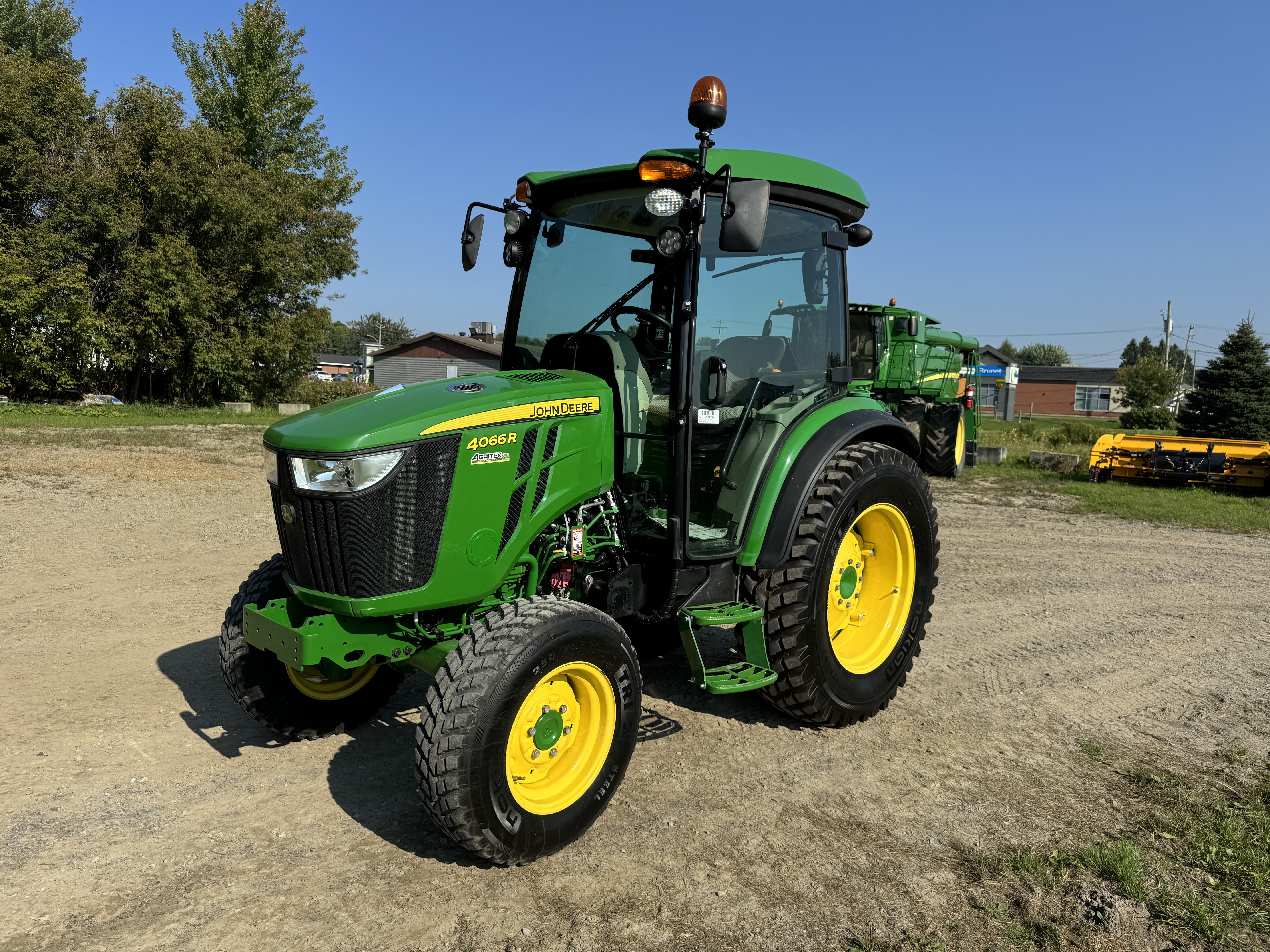 John Deere 4066R NOKIAN 