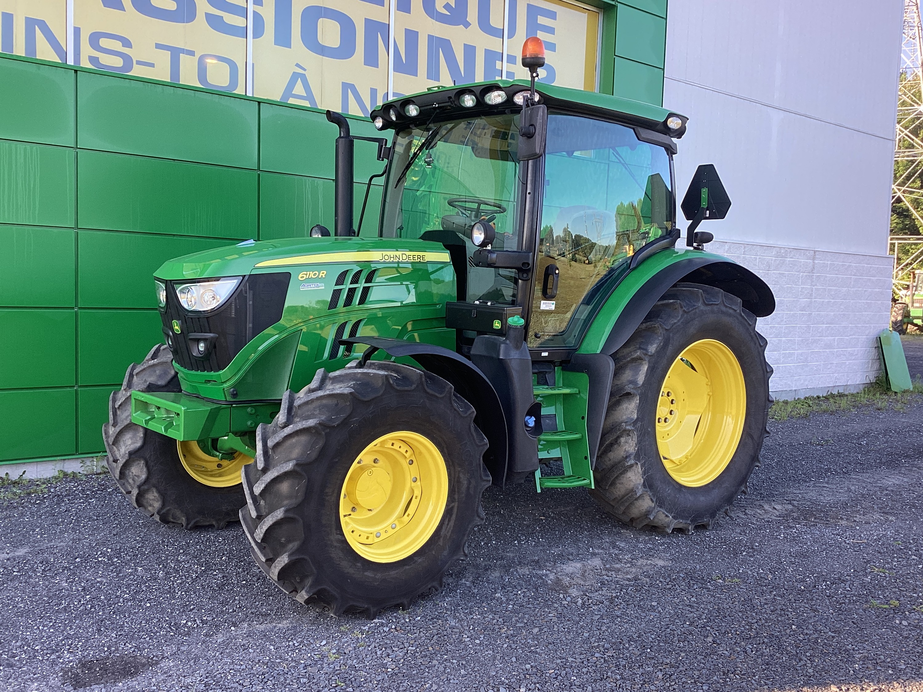 John Deere 6110R