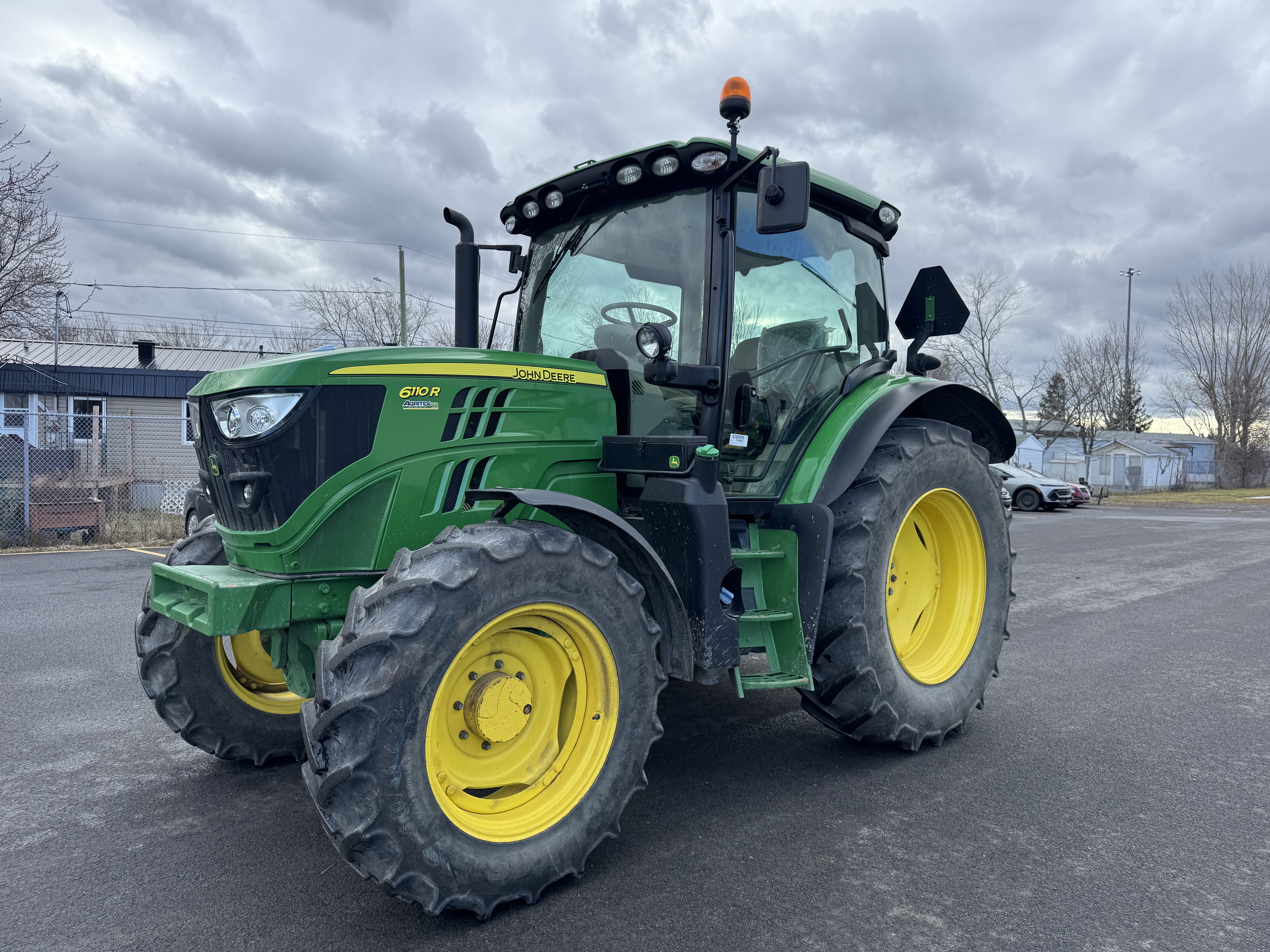 John Deere 6110R