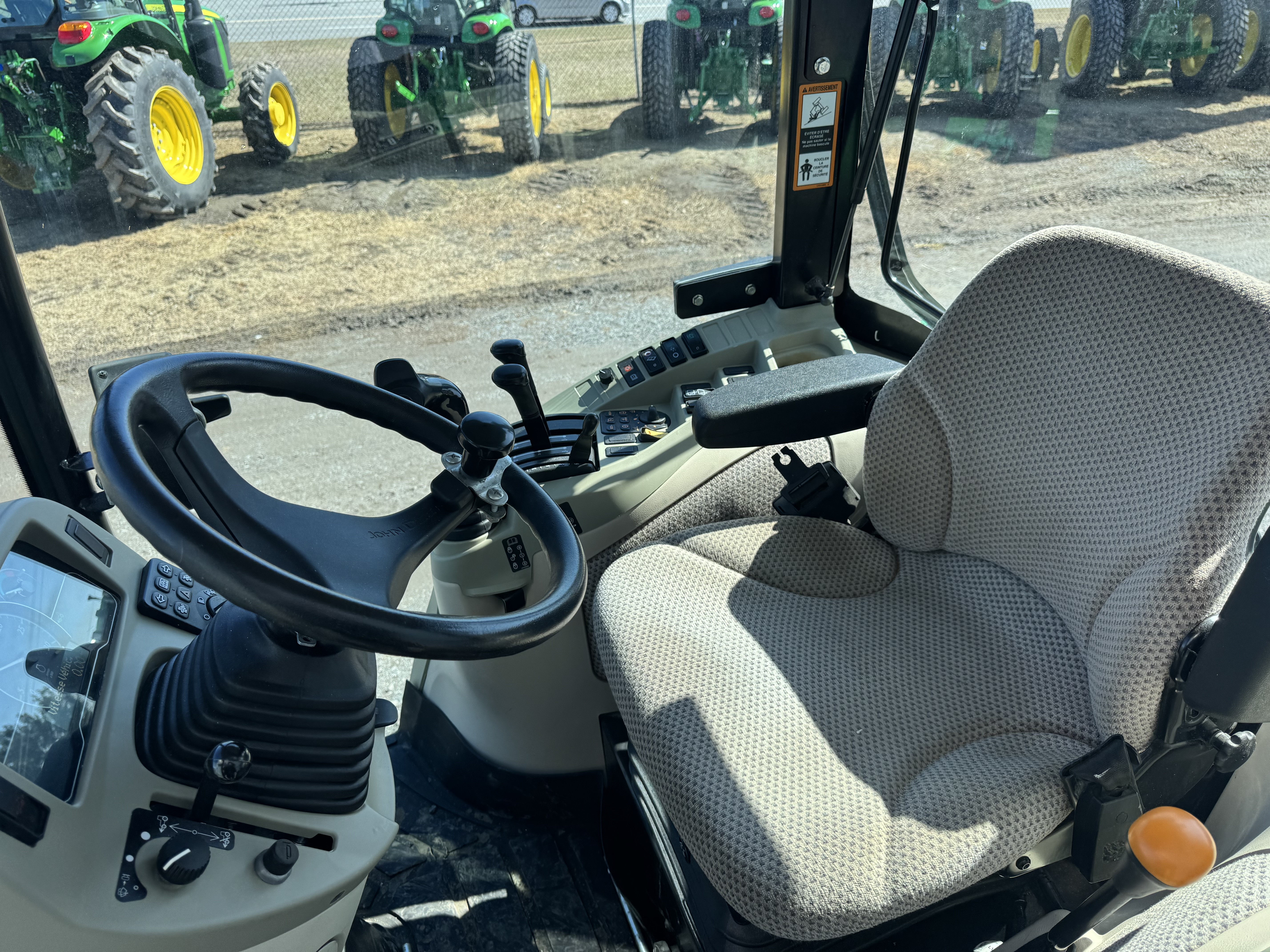 John Deere 4066R GRATTE NOKIAN  