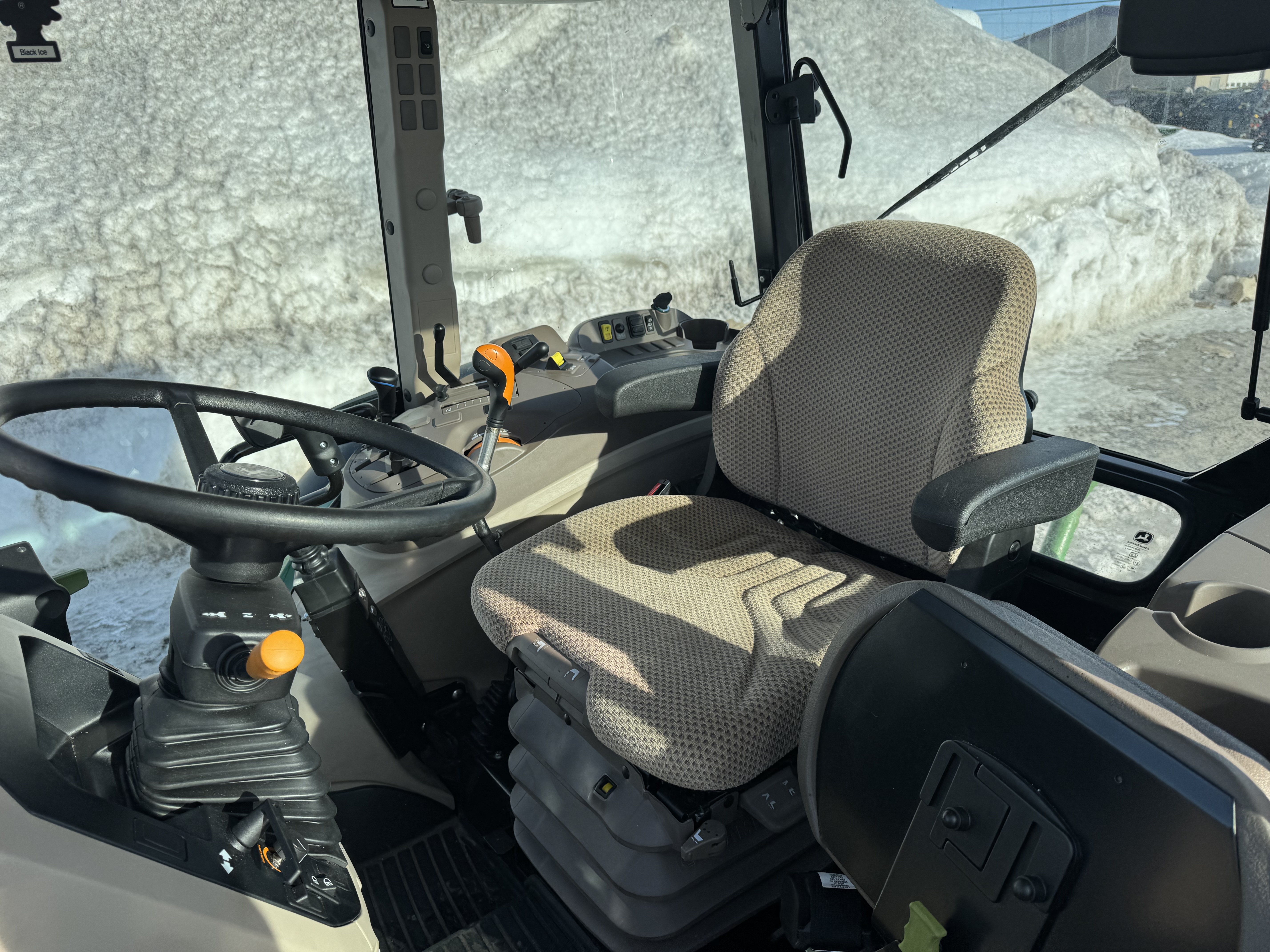 John Deere 5075E