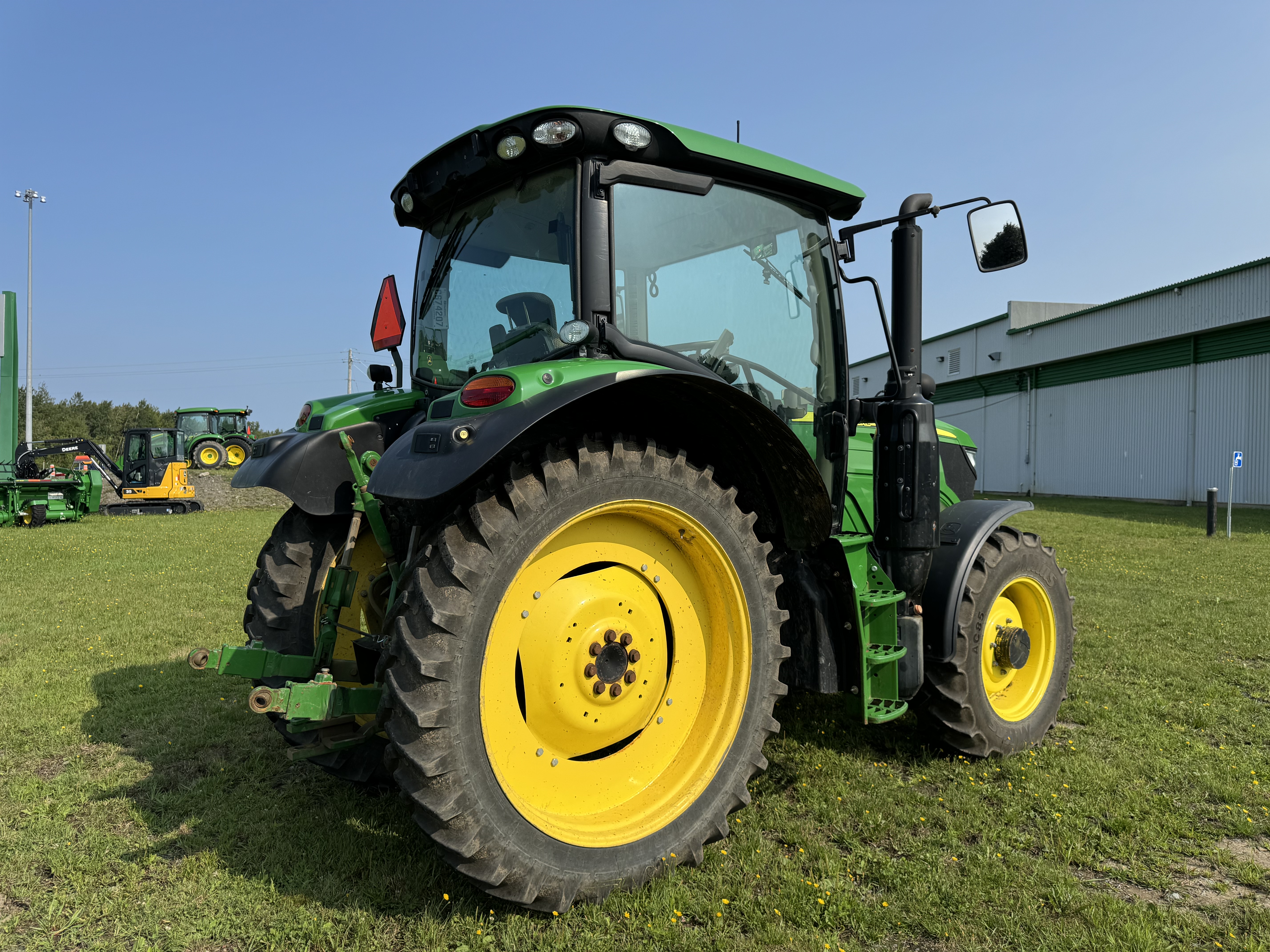 John Deere 6120R 