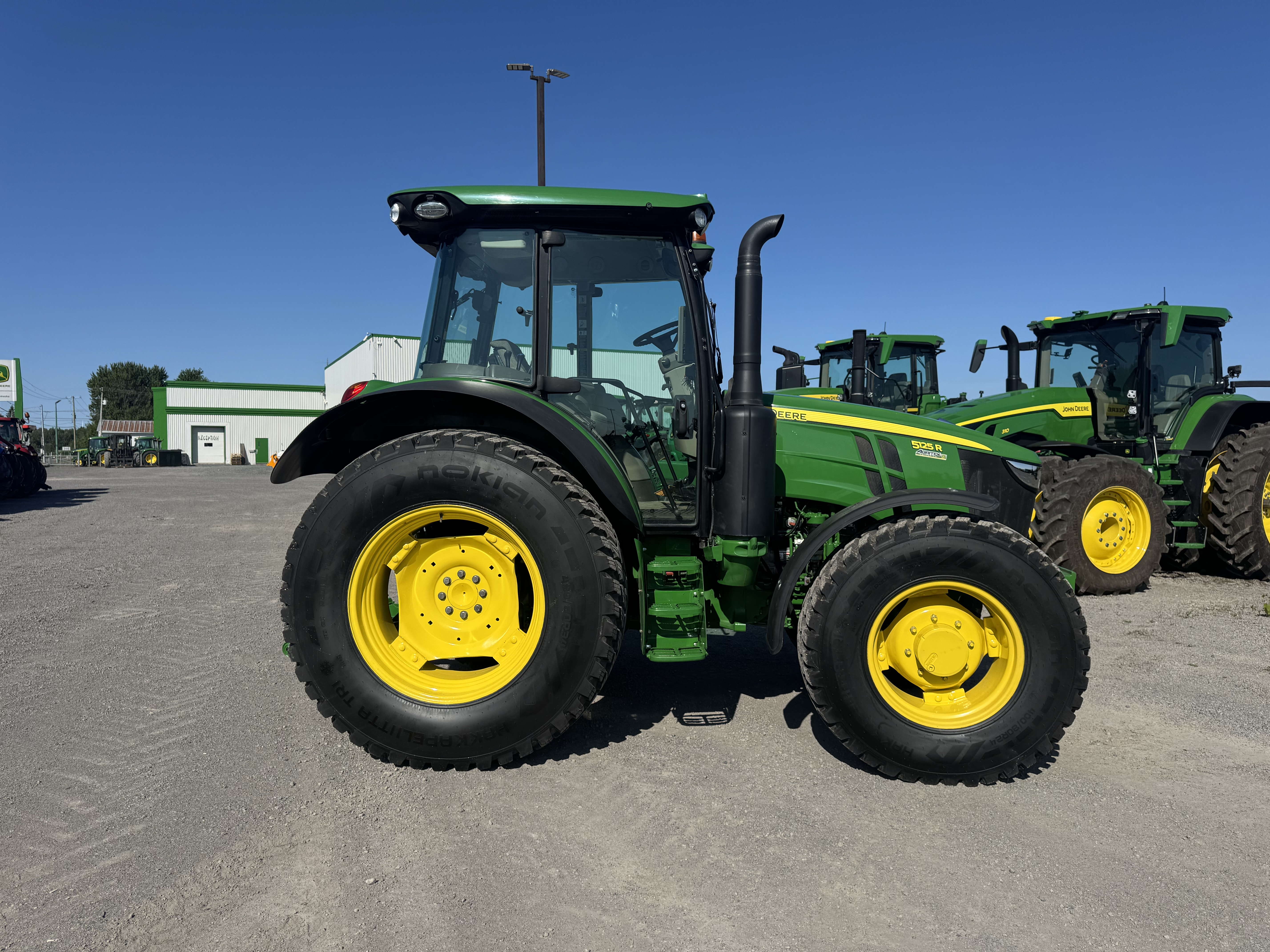 John Deere 5125R NOKIAN